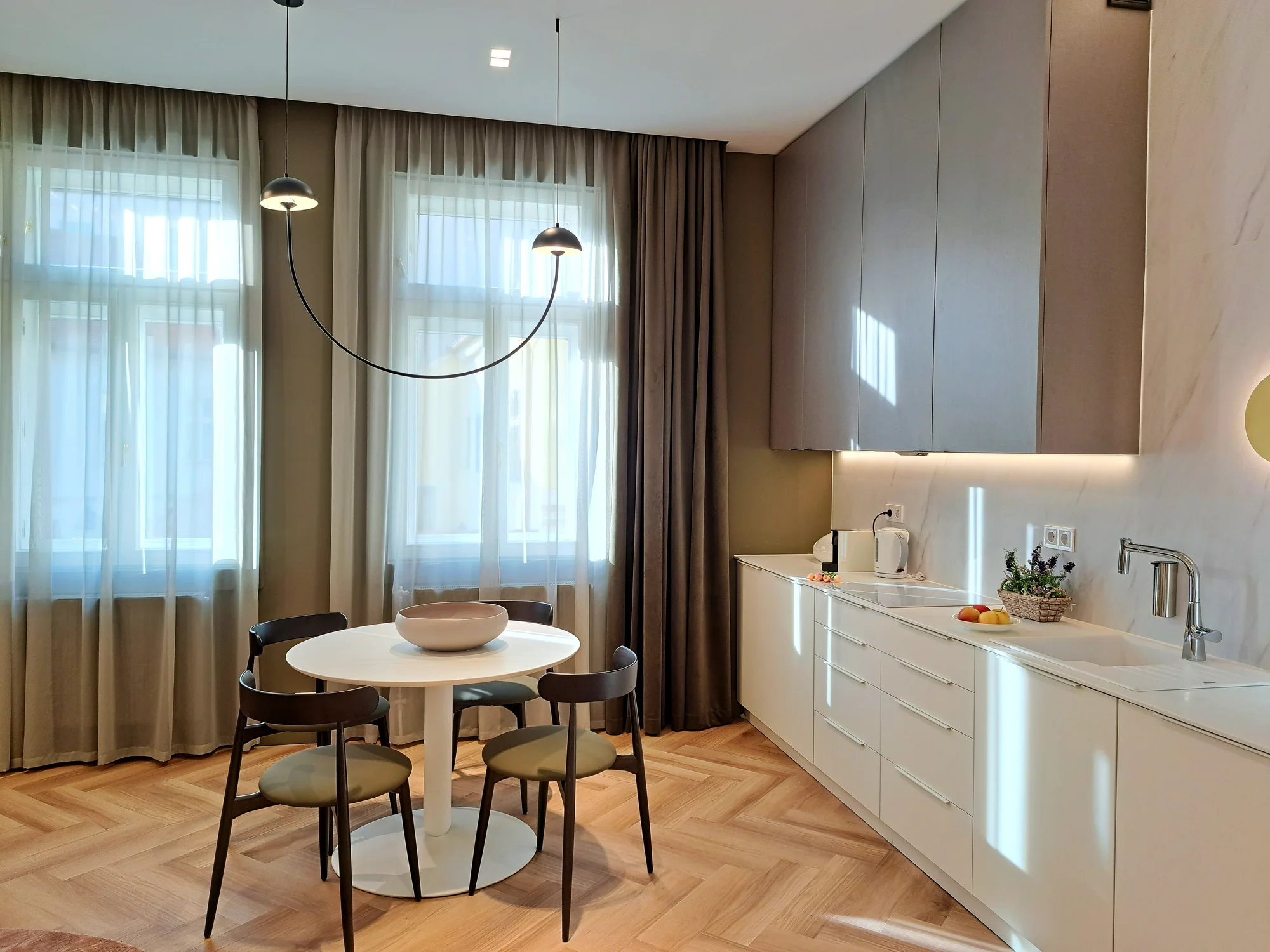 Romantický pobyt v centru barokního Győru: stylové pokoje, snídaně a děti do 1,99 let zdarma