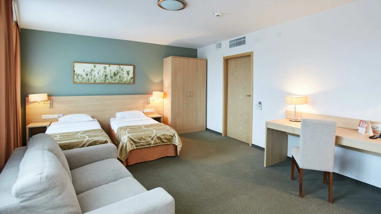 Pobyt ve Varšavě: 3* hotel se snídaní či polopenzí, vč. fitness, až 2 děti zdarma, 8 km od letiště