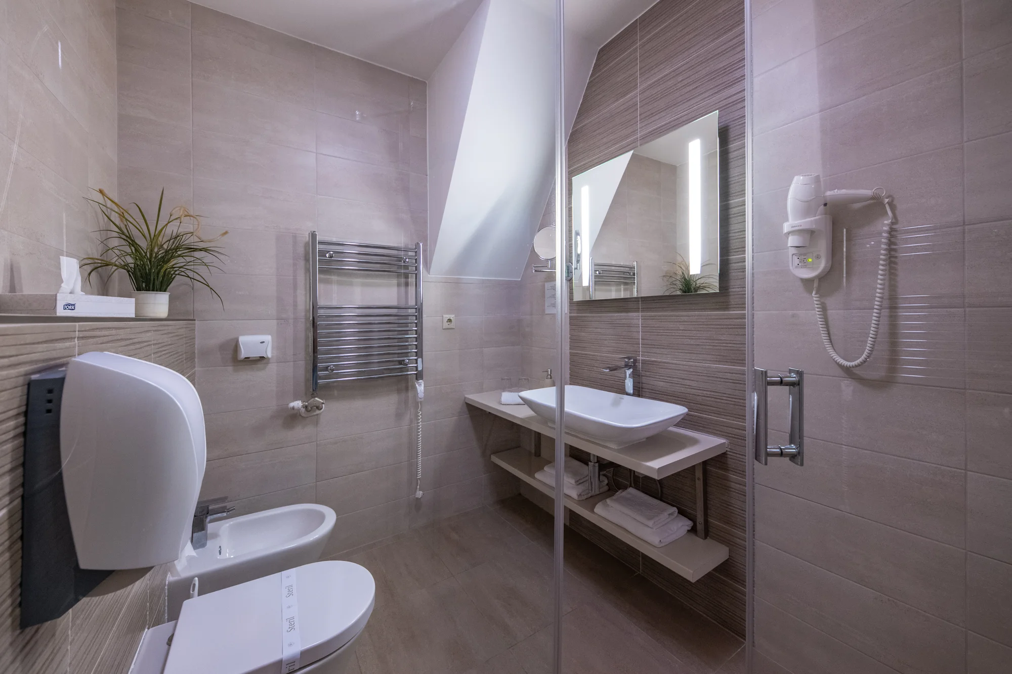 Pohodová dovolená v Maďarsku: 4* hotel nedaleko jezera, polopenze, wellness i karta výhod