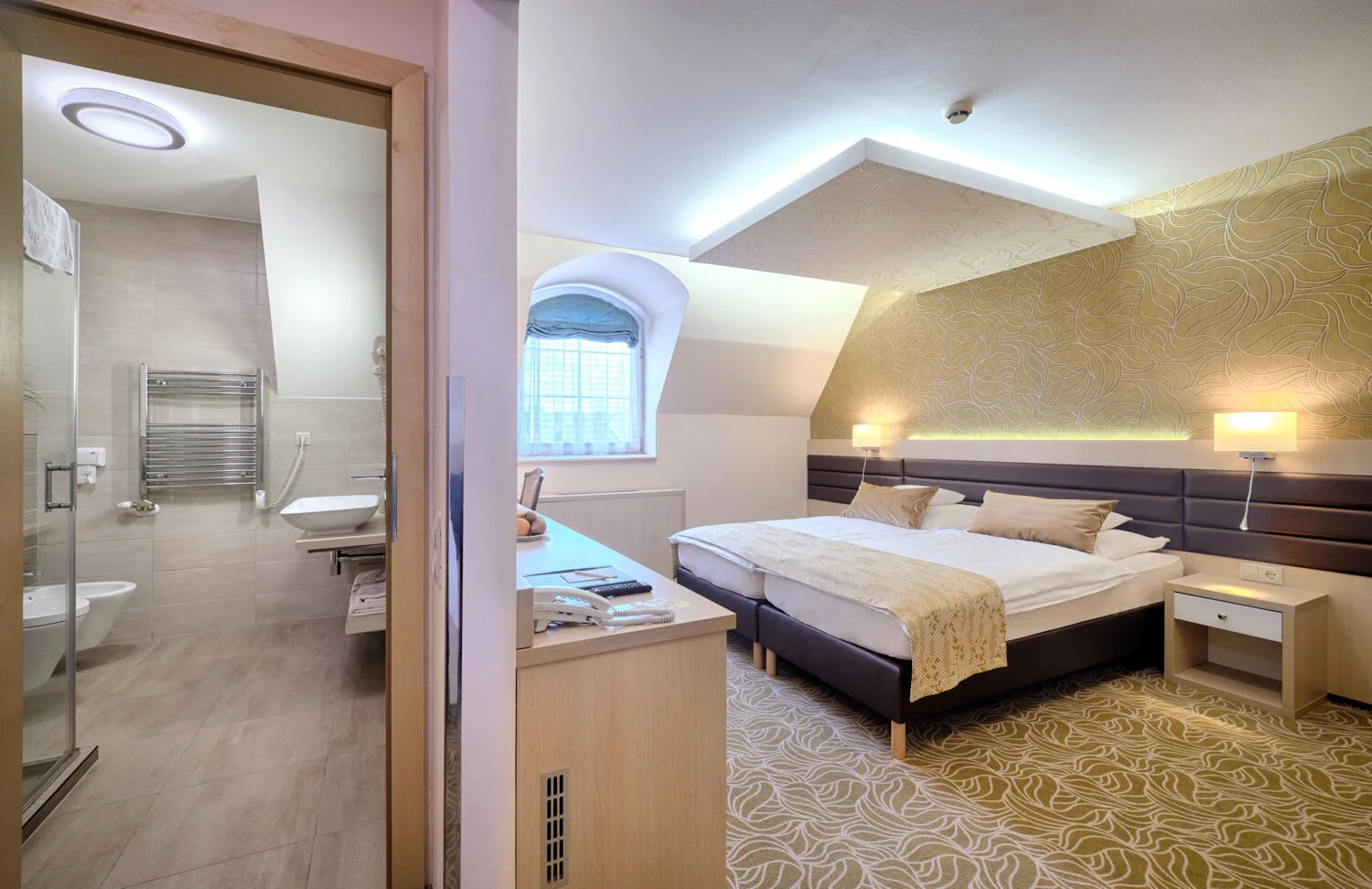Pohodová dovolená v Maďarsku: 4* hotel nedaleko jezera, polopenze, wellness i karta výhod
