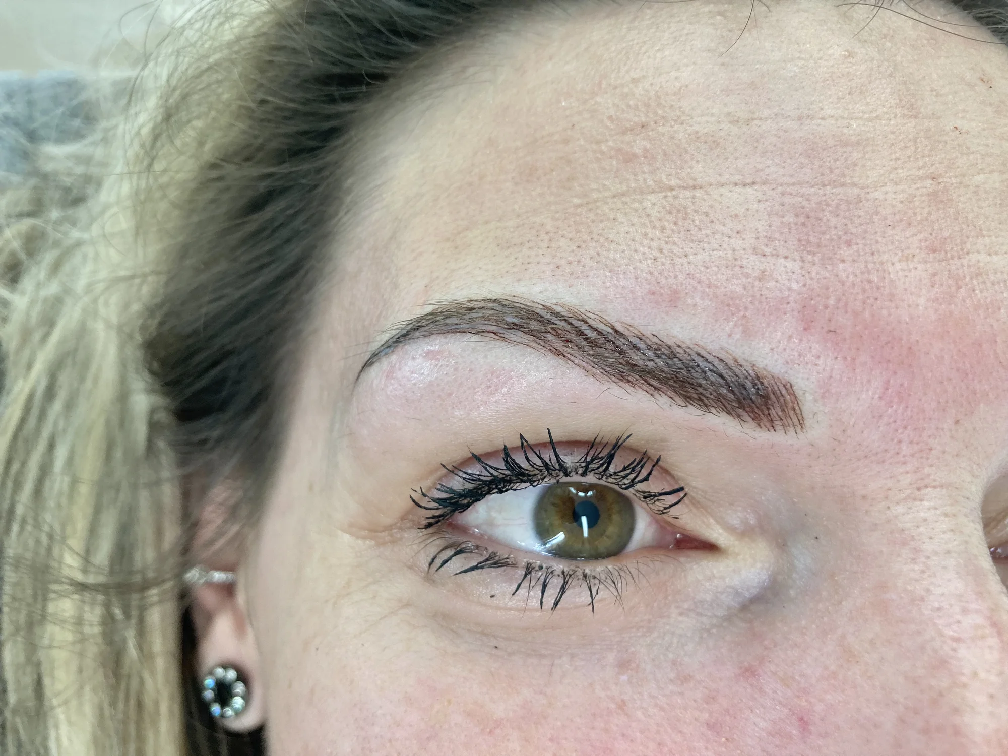 Perfektní make-up za každé stiuace: permanentní oční linky, obočí dle výběru i rty