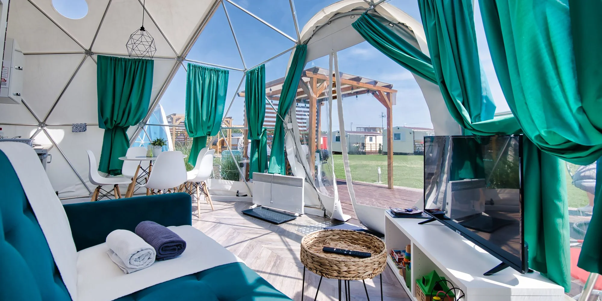 Designové domky v Zatoru jen 100 m od Energylandie: atrakce i SPA zóna přímo v objektu