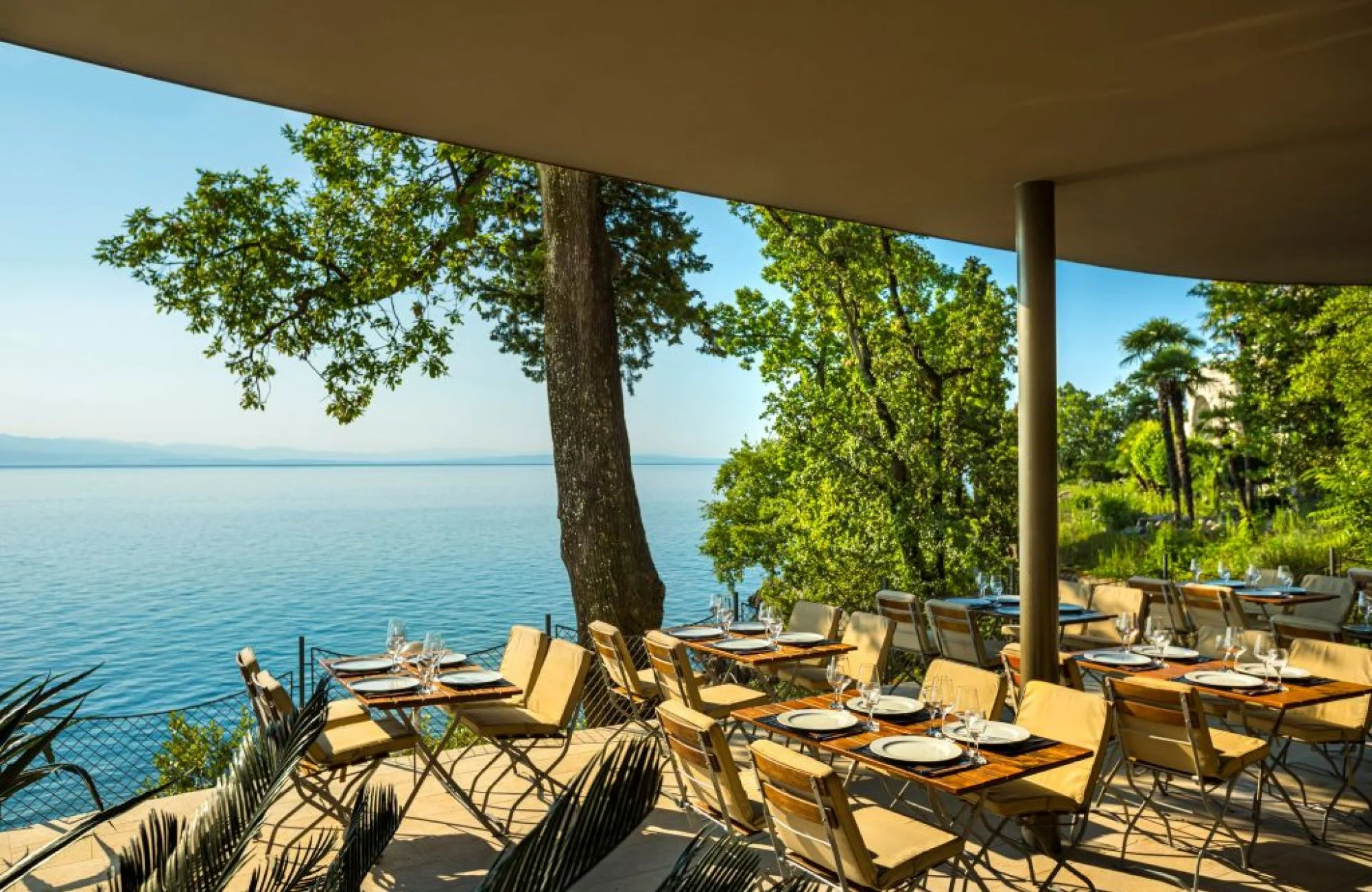 Chorvatská Opatija: 3* hotel přímo na promenádě, polopenze, infinity bazén
