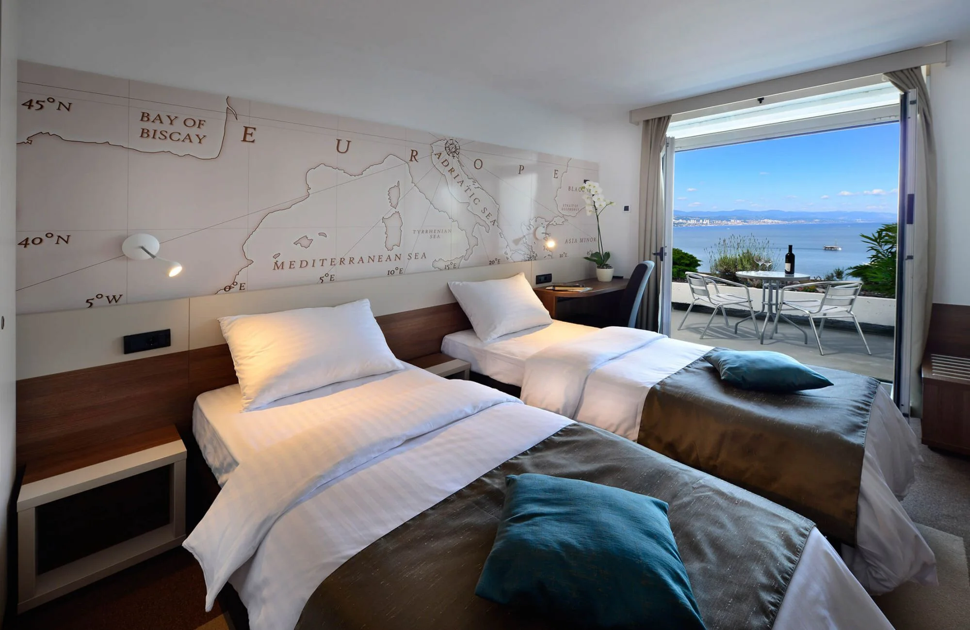 Chorvatská Opatija: 3* hotel přímo na promenádě, polopenze, infinity bazén