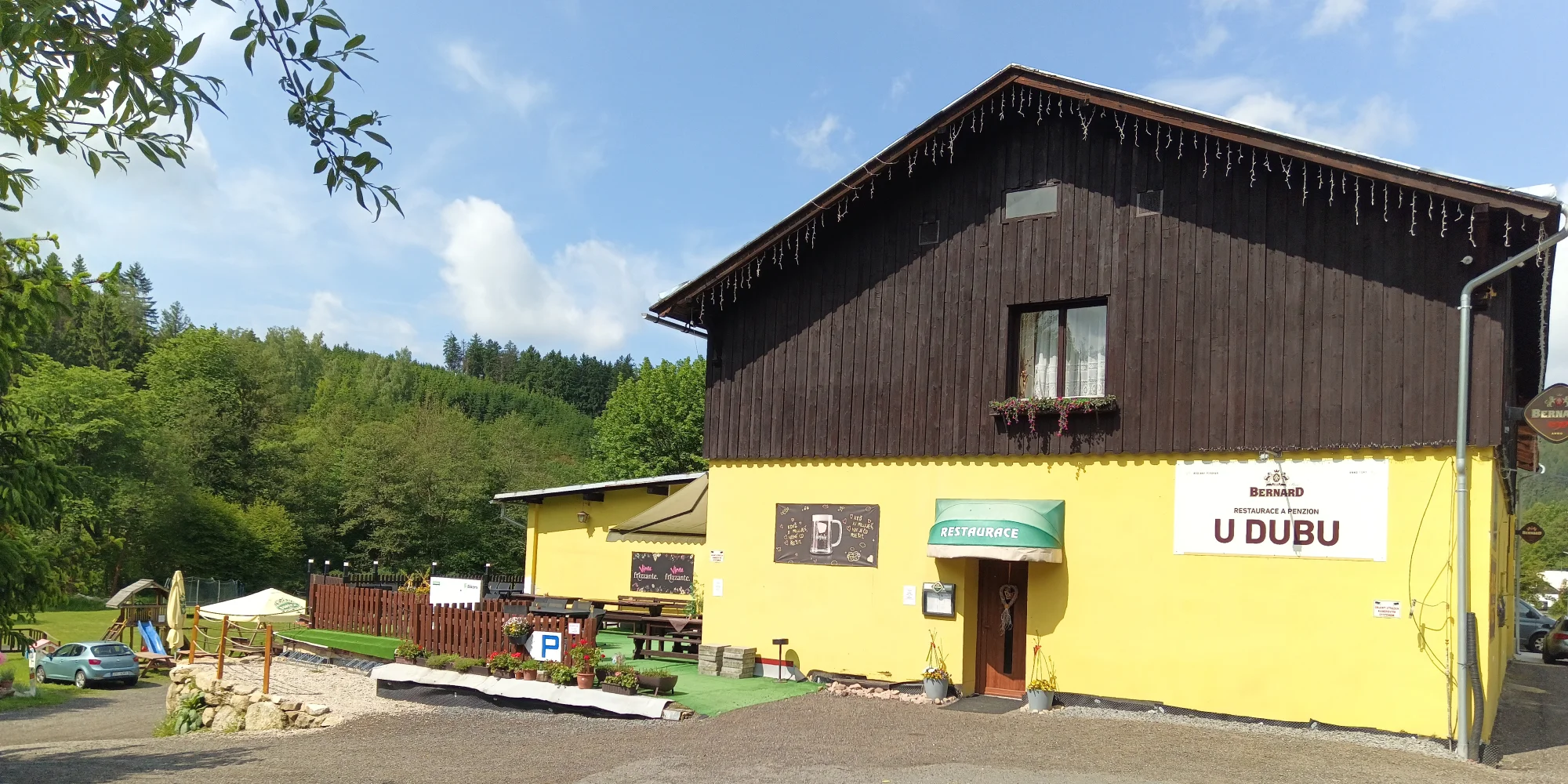 Penzion pod Tanvaldským Špičákem: hřiště, gril i bazén