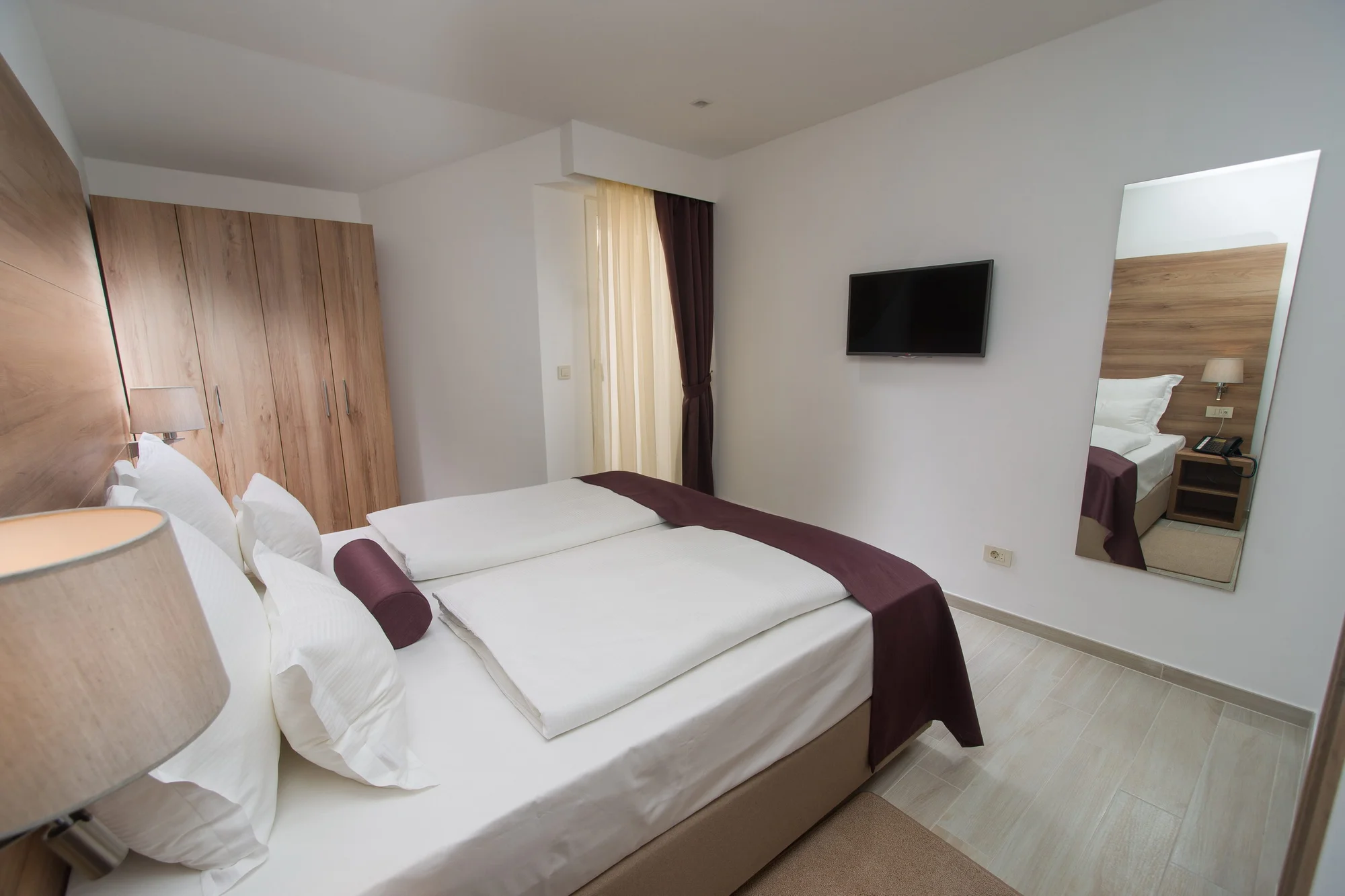 Makarská riviéra: 4* hotel se snídaní, polopenzí či plnou penzí, 3 minuty od pláže