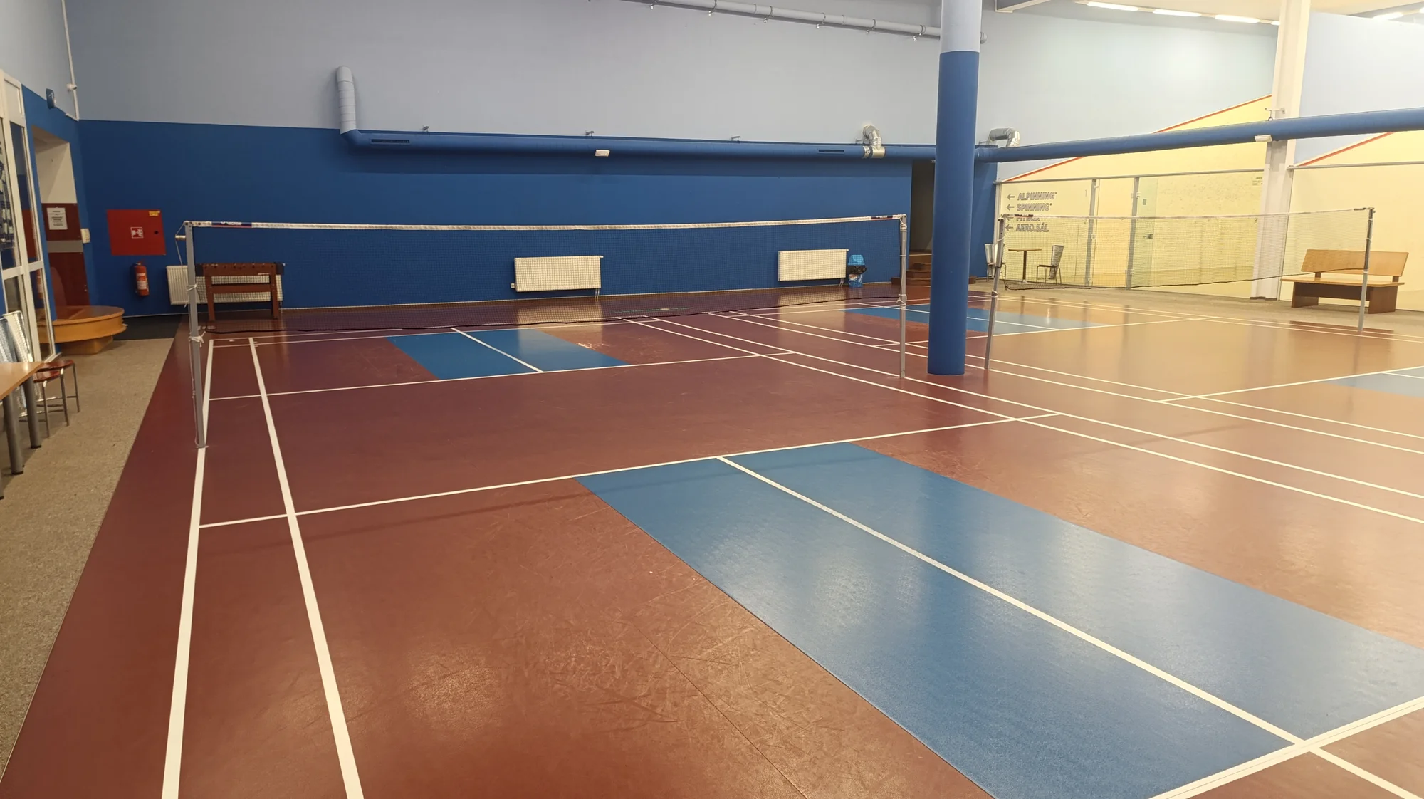 Hodina squashe nebo badmintonu ve sportovním centru Sportmax