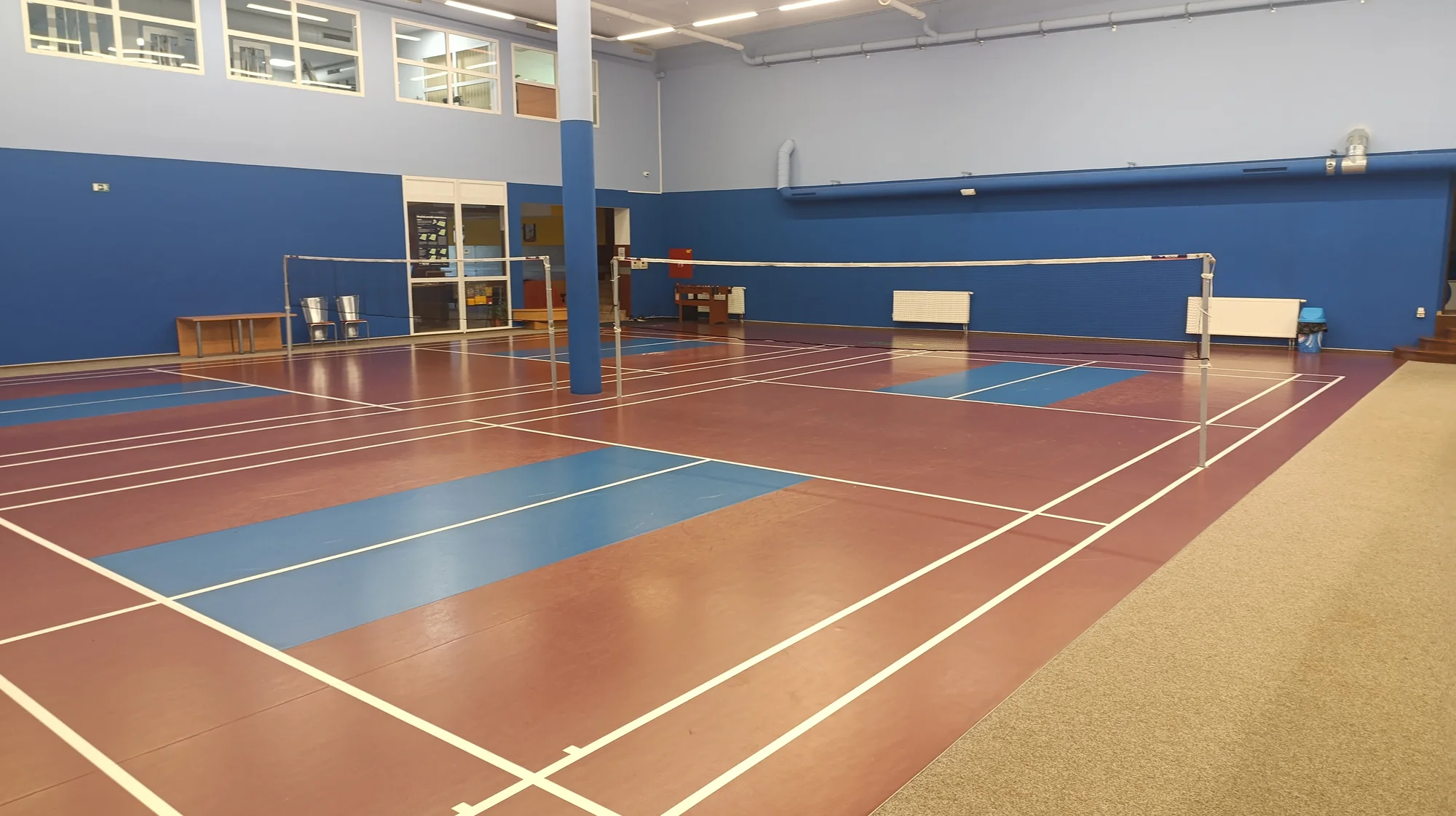 Hodina squashe nebo badmintonu ve sportovním centru Sportmax