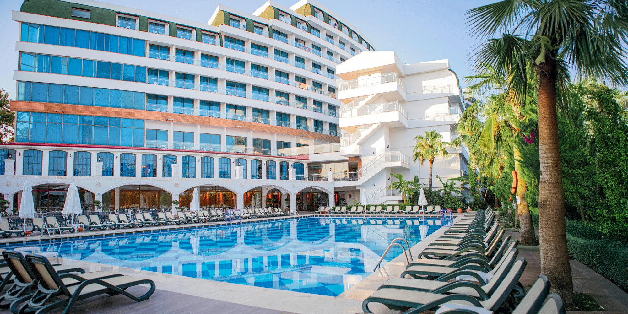 Turecko letecky: 5* resort u pláže, aquapark, all inclusive