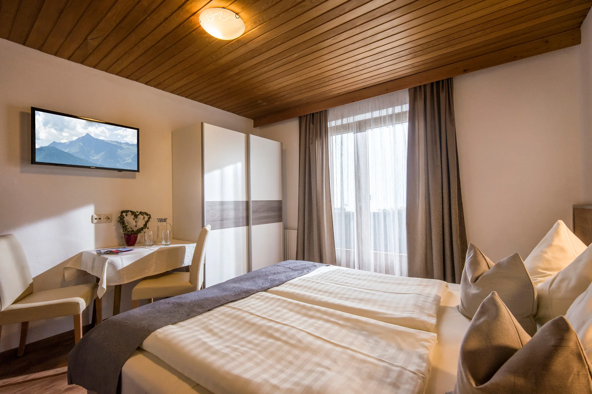 Dovolená v rakouském údolí Zillertal: horský hotel s polopenzí a saunovým světem