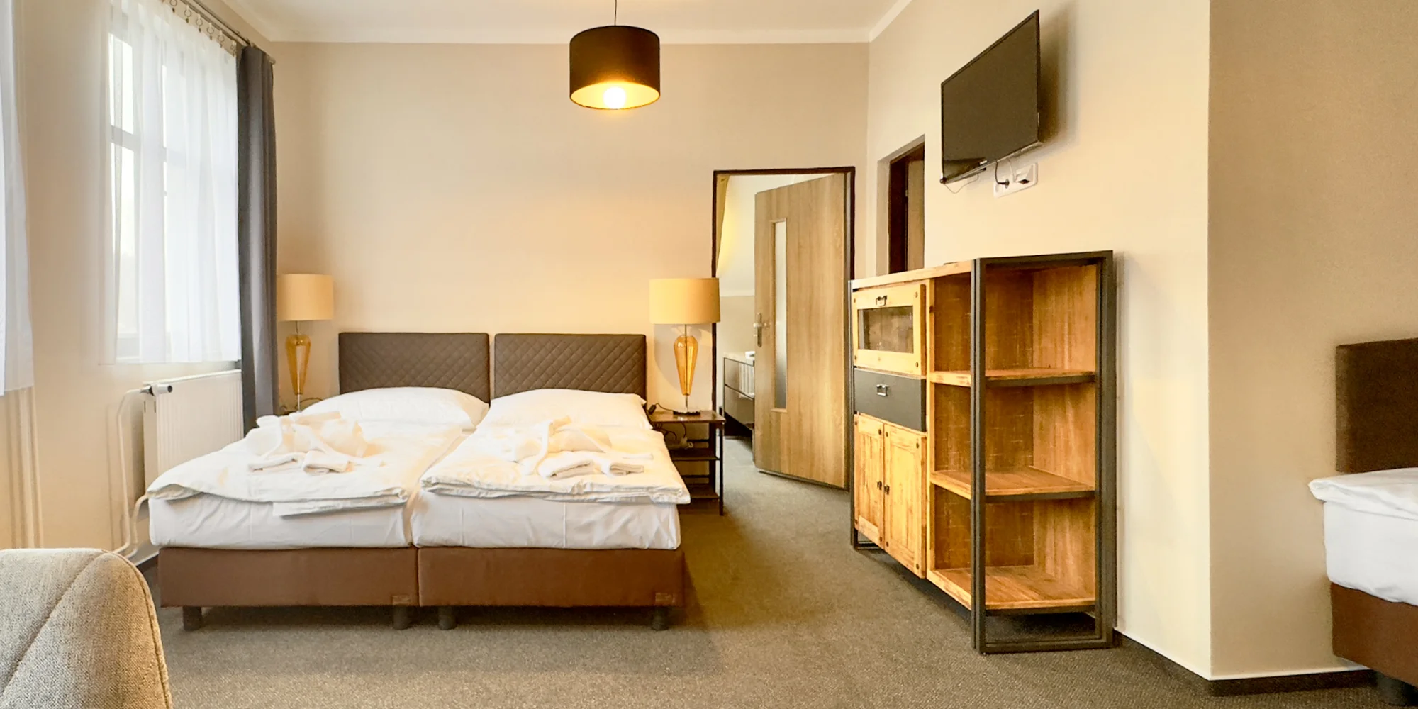 Českosaské Švýcarsko: nový hotel s wellness, snídaně či polopenze i výlety k Pravčické bráně
