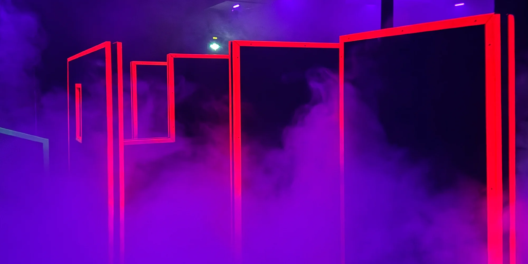 Adrenalin a zábava až pro 8 hráčů: laser game v pardubické aréně vč. nápojů a popcornu