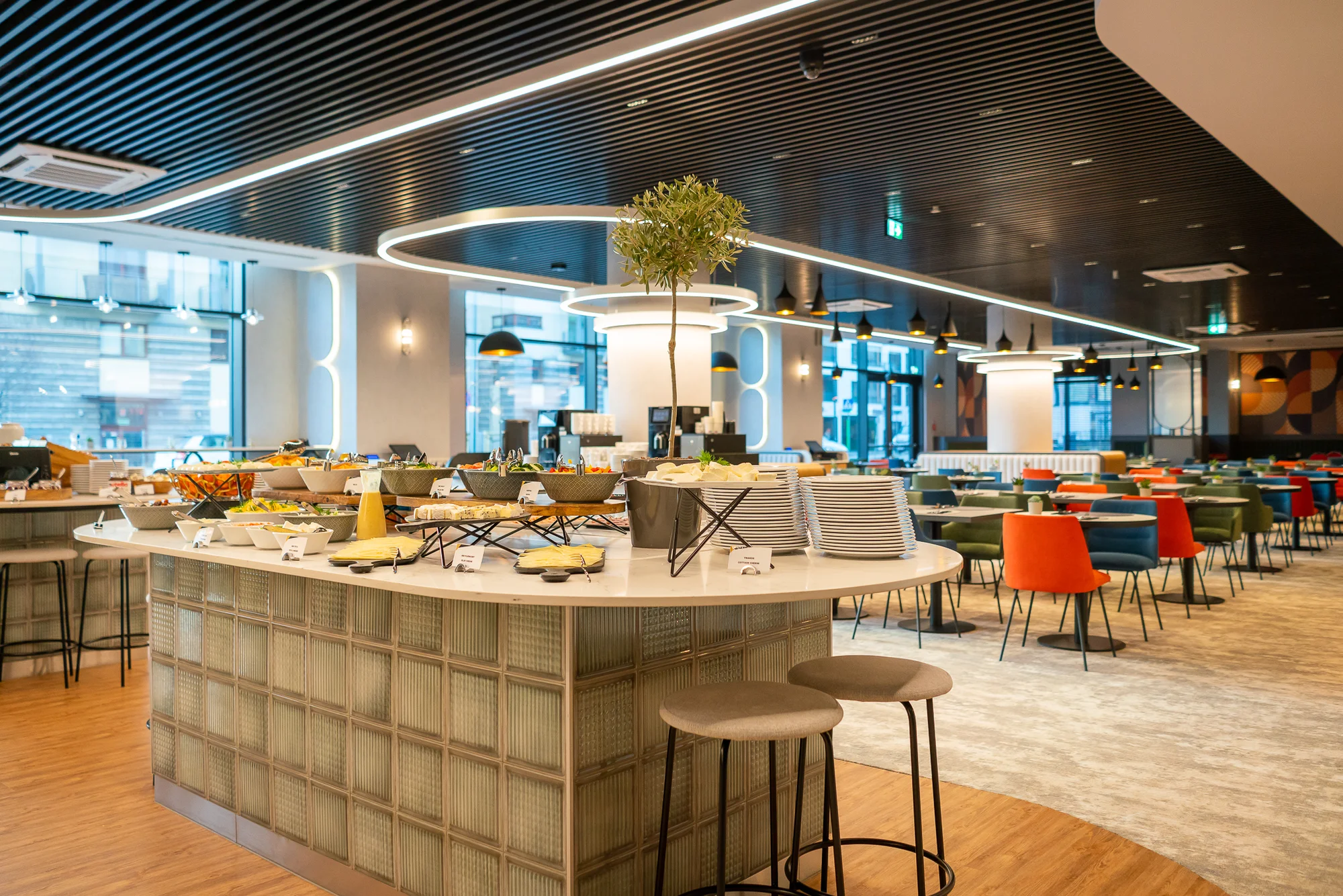 Pobyt v srdci Varšavy: moderní hotel se snídaní i neomezeným vstupem do sauny