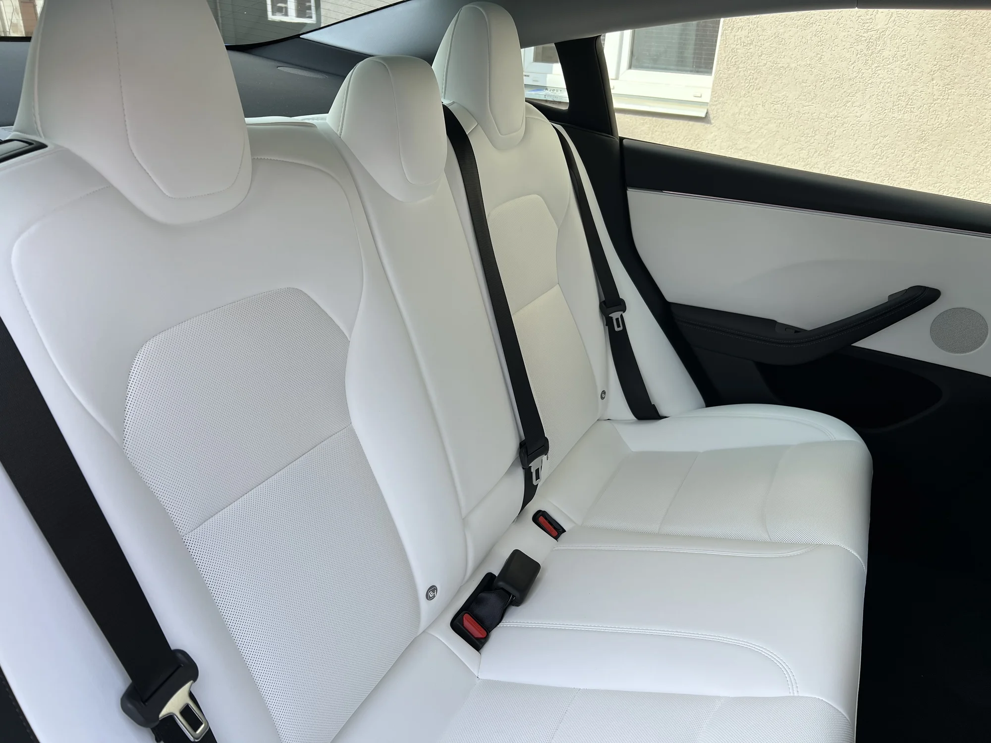 Zapůjčení Tesly Model 3 Performance – elektromobil, co vás ohromí
