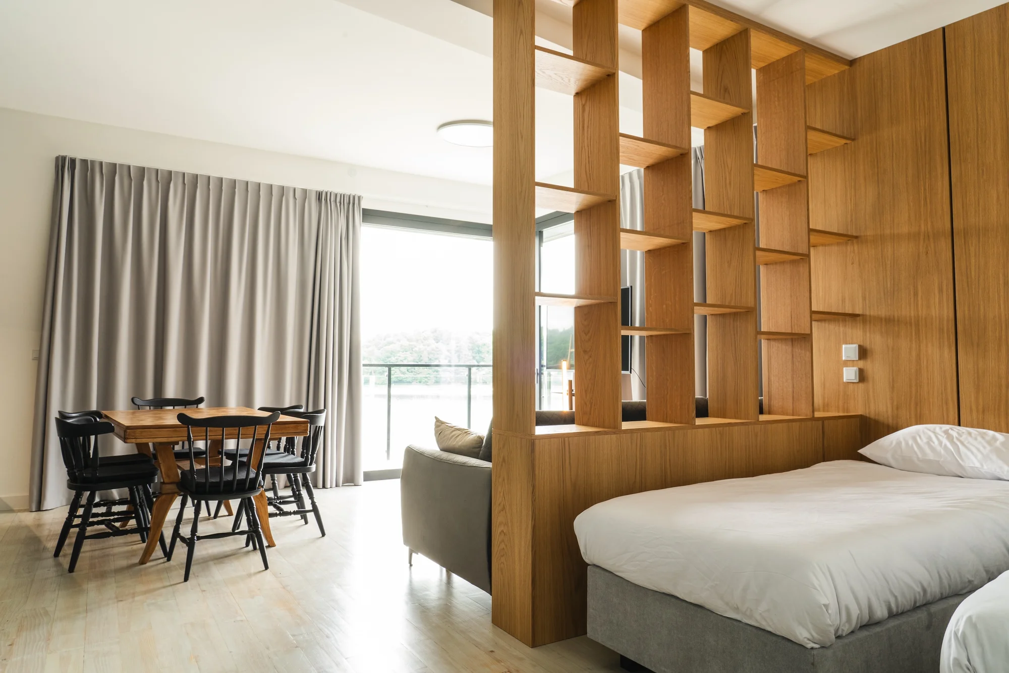 Moderní rodinný spa rezort na břehu Rožnovského jezera s wellness i jídlem