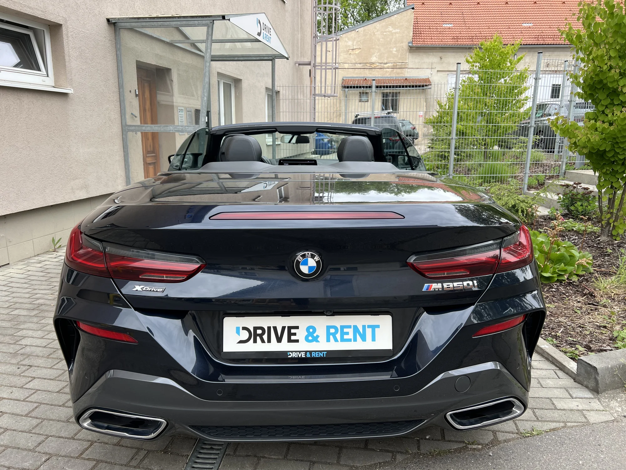 Zapůjčení BMW M850i xDrive – kabriolet pro nezapomenutelnou jízdu