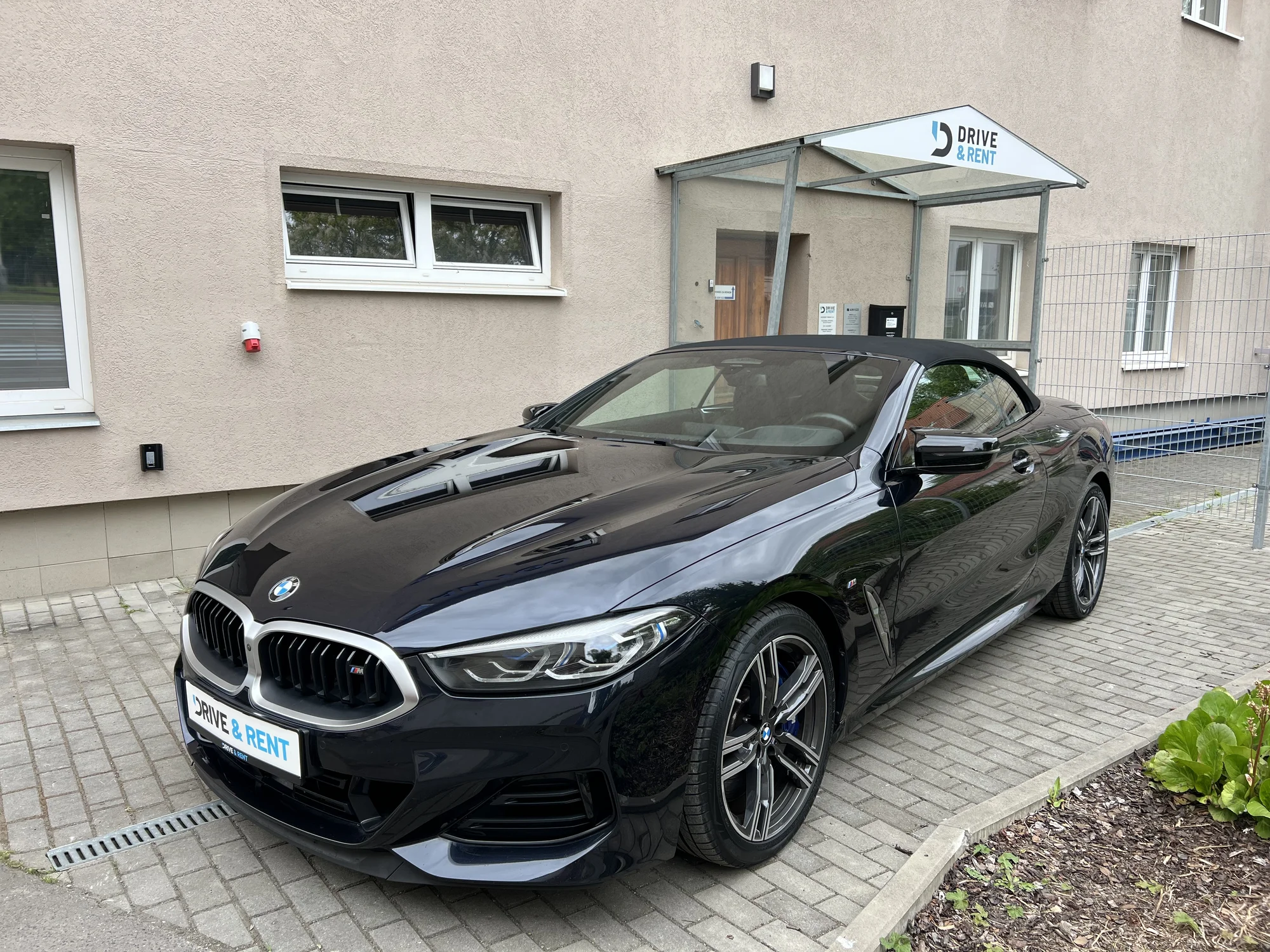Zapůjčení BMW M850i xDrive – kabriolet pro nezapomenutelnou jízdu