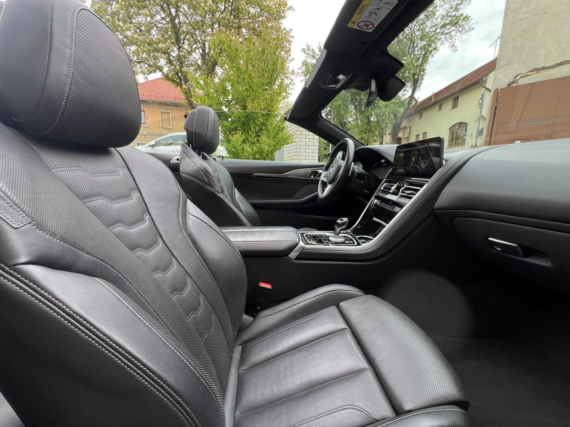 Zapůjčení BMW M850i xDrive – kabriolet pro nezapomenutelnou jízdu