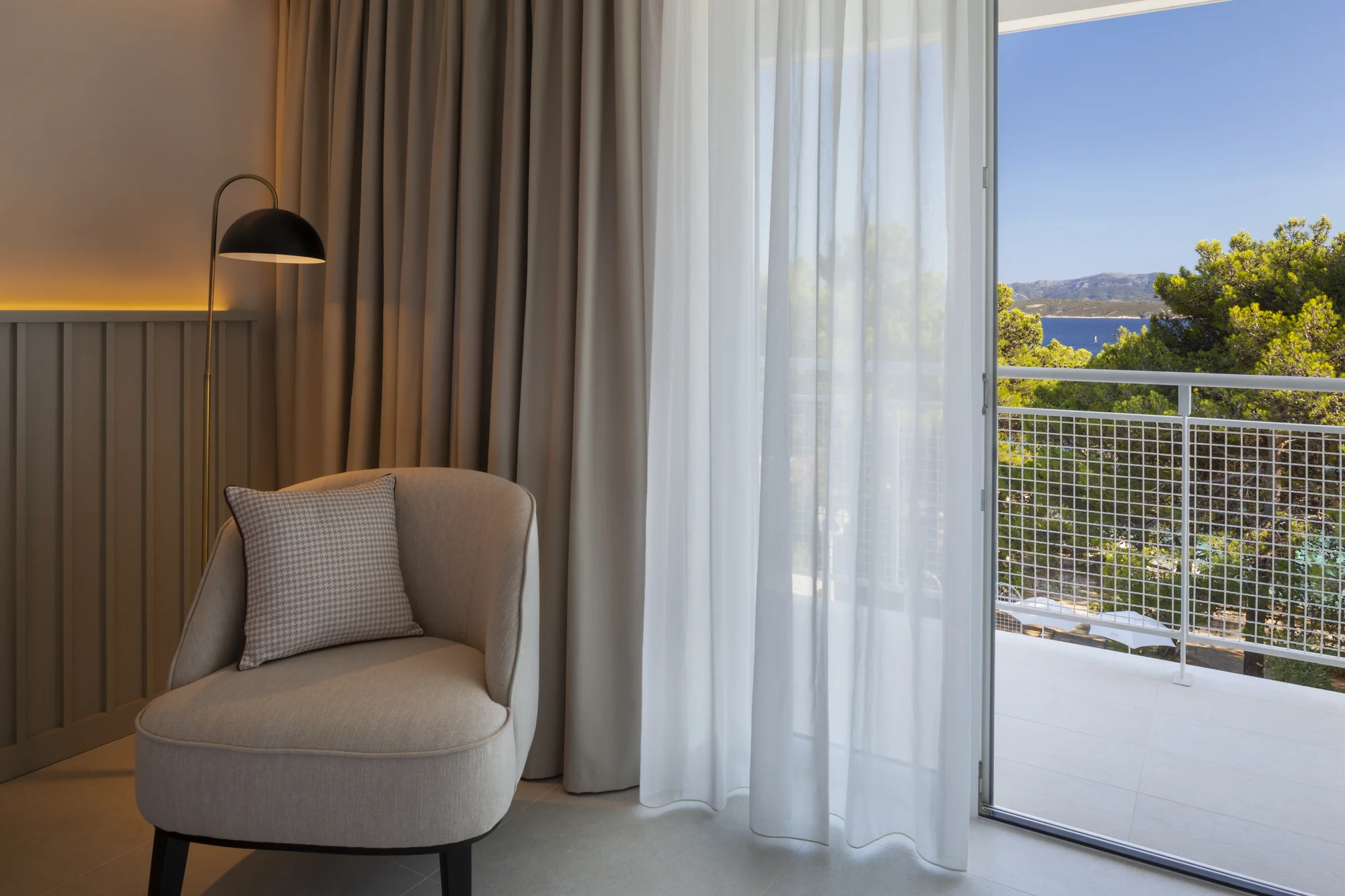 4* hotel na chorvatském ostrově Brač: snídaně či polopenze i venkovní bazén