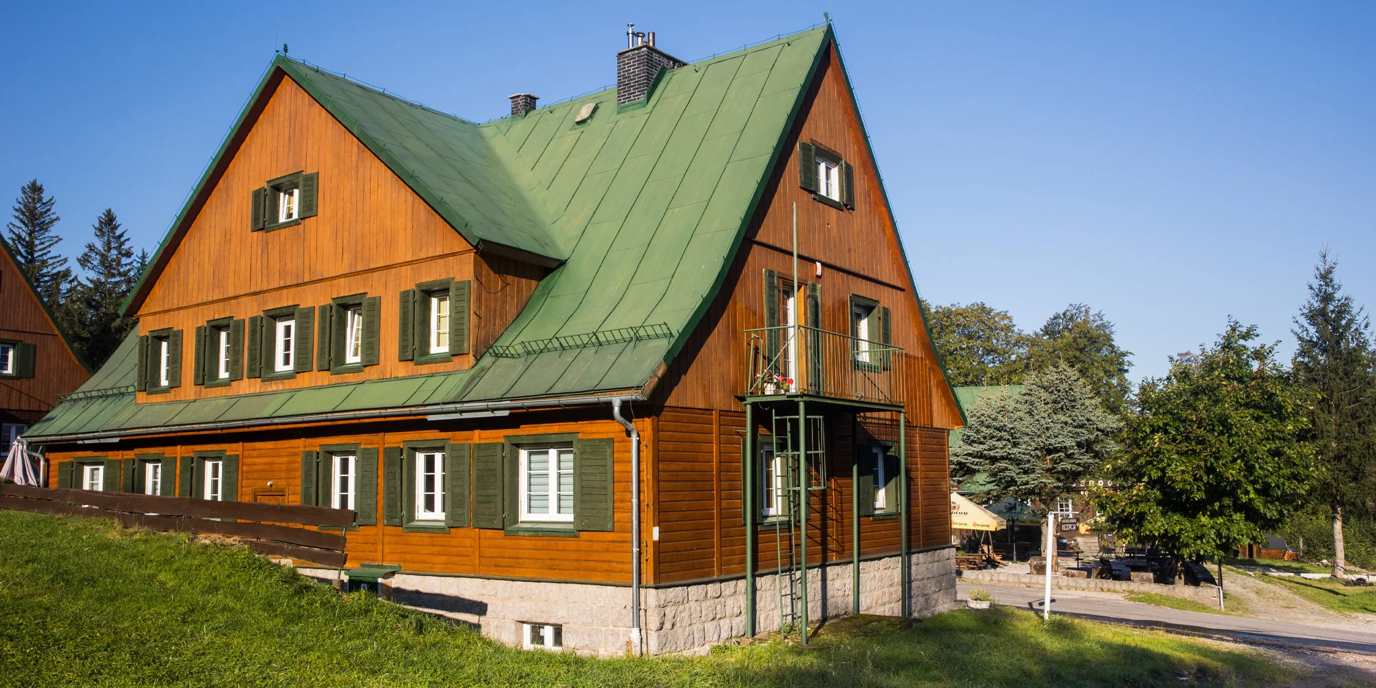 Polské Krkonoše: chatová osada, snídaně, sauna