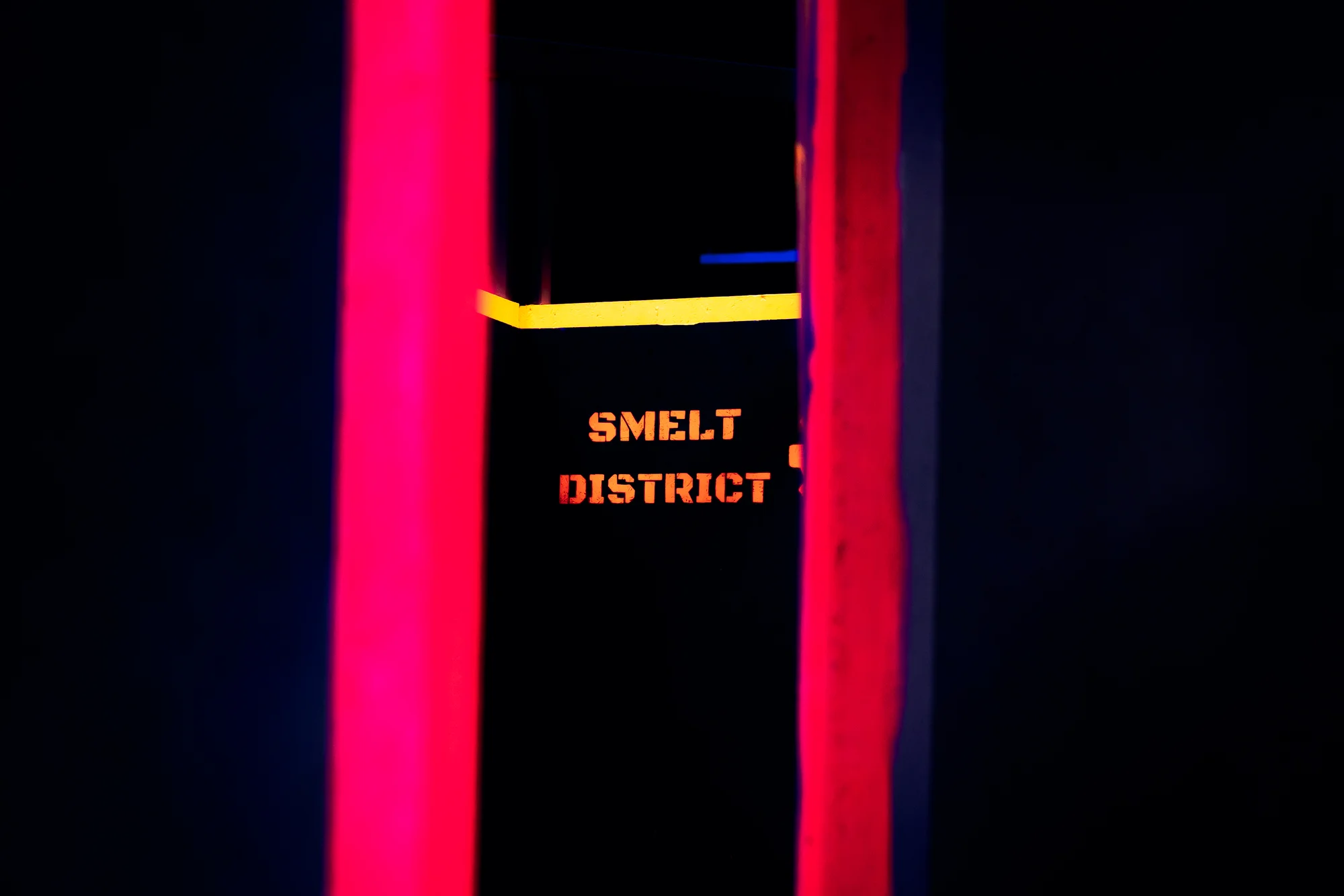 Voucher na laser game do unikátní arény Neon factory: 200–⁠⁠⁠⁠⁠⁠2000 Kč, moderní ovladače, vesty i prostředí