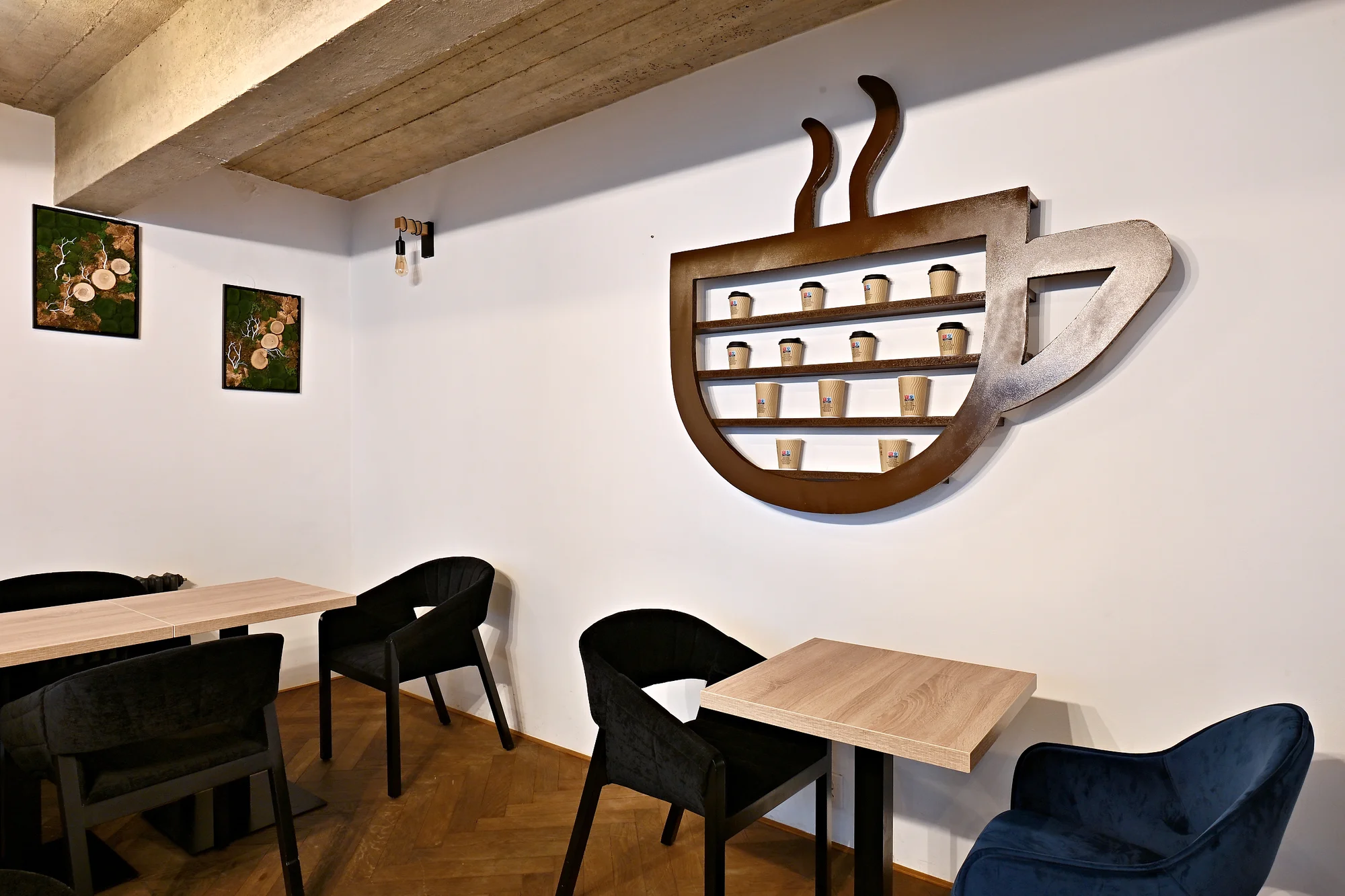 Otevřený voucher do kavárny LT Cafe Prague: 200 Kč, 400 Kč nebo 600 Kč