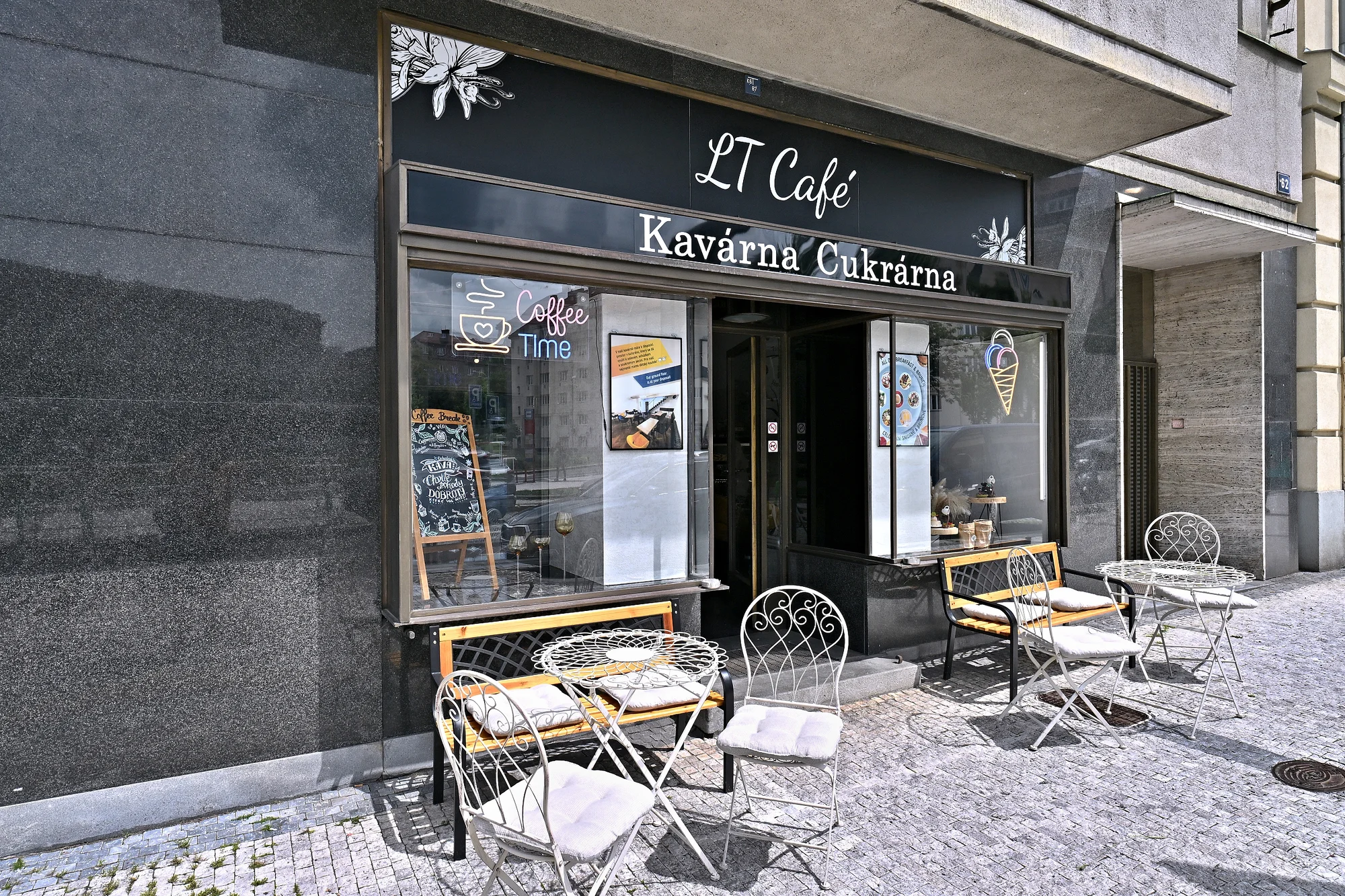 Otevřený voucher do kavárny LT Cafe Prague: 200 Kč, 400 Kč nebo 600 Kč