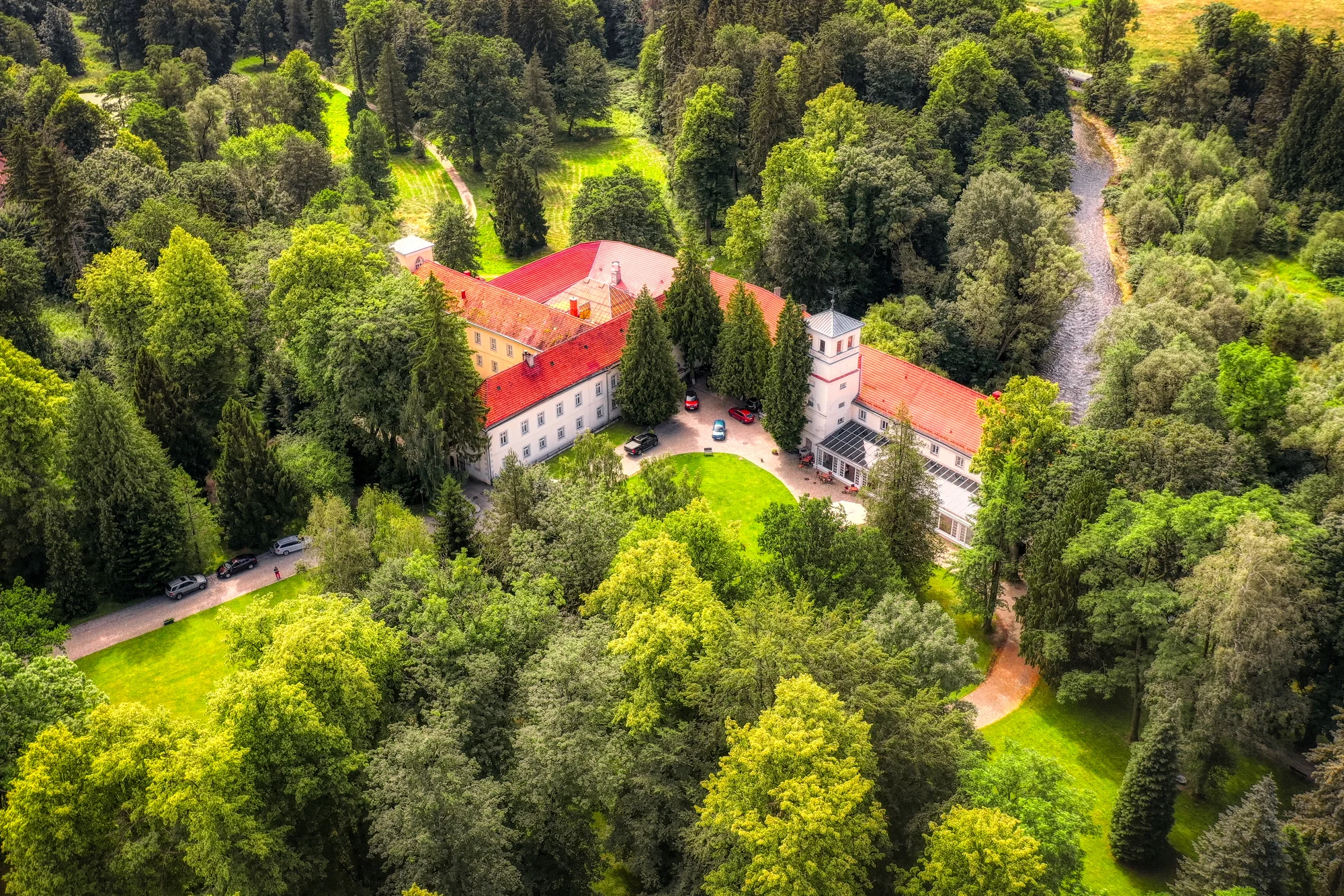 Romantika na polském zámku, 13 km od hranic: neomezený vstup do wellness, snídaně či polopenze