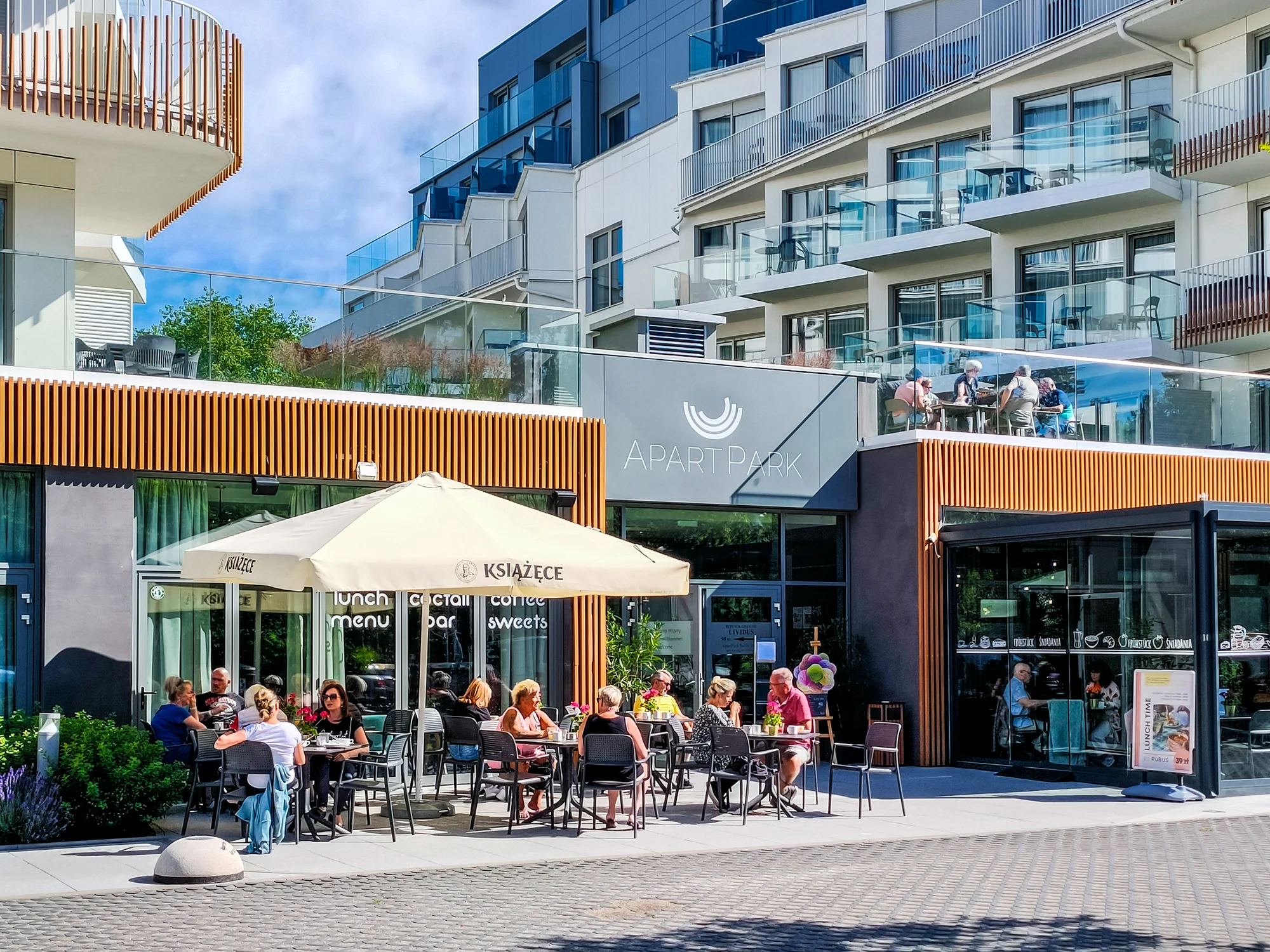 Perfektní dovolená ve Svinoústí: aparthotel se snídaní a wellness, 150 metrů od pláže