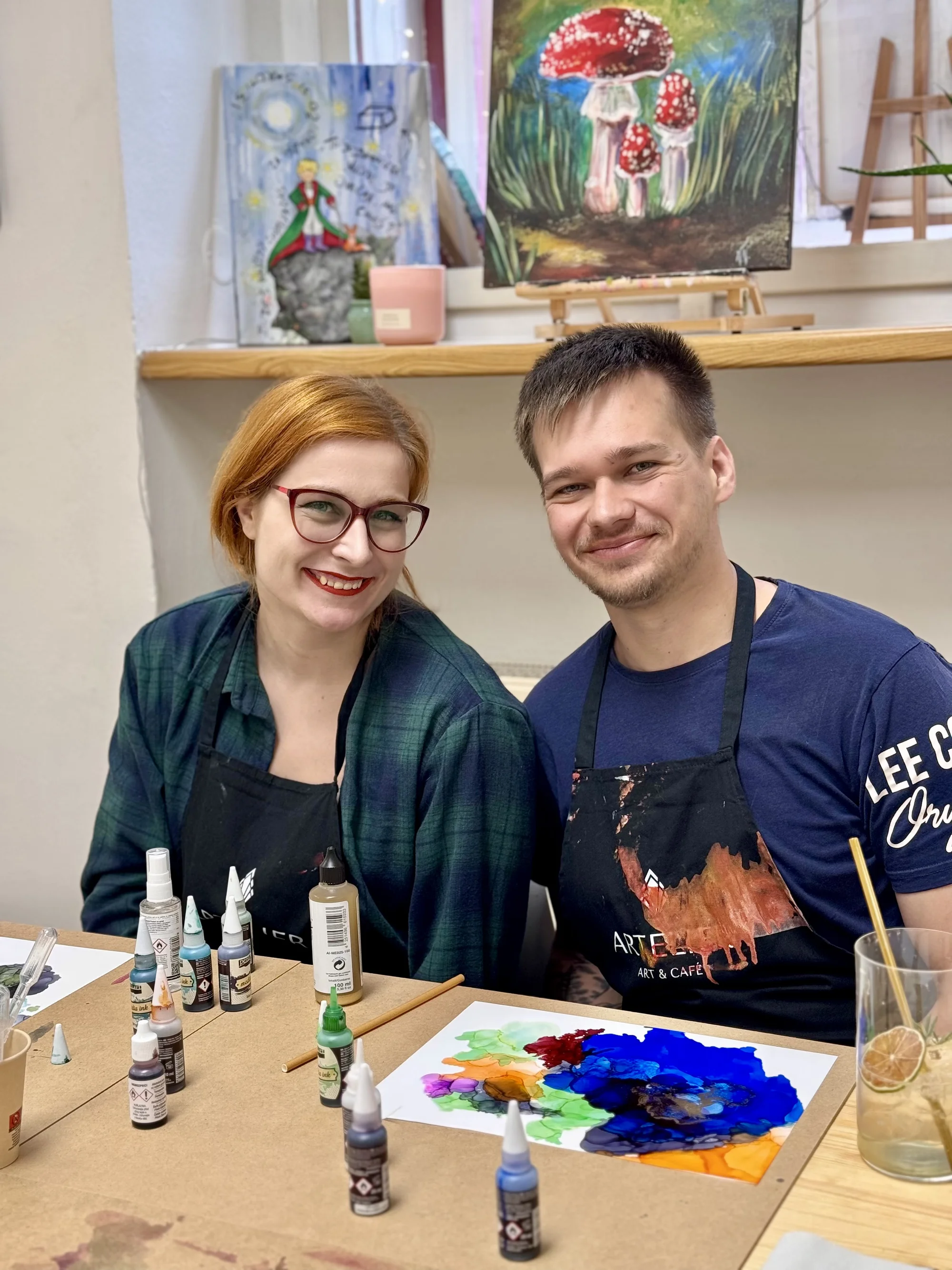 Pojďte tvořit: jakýkoli výtvarný kurz pořádaný v ateliéru s kavárnou u nám. Jiřího z Poděbrad