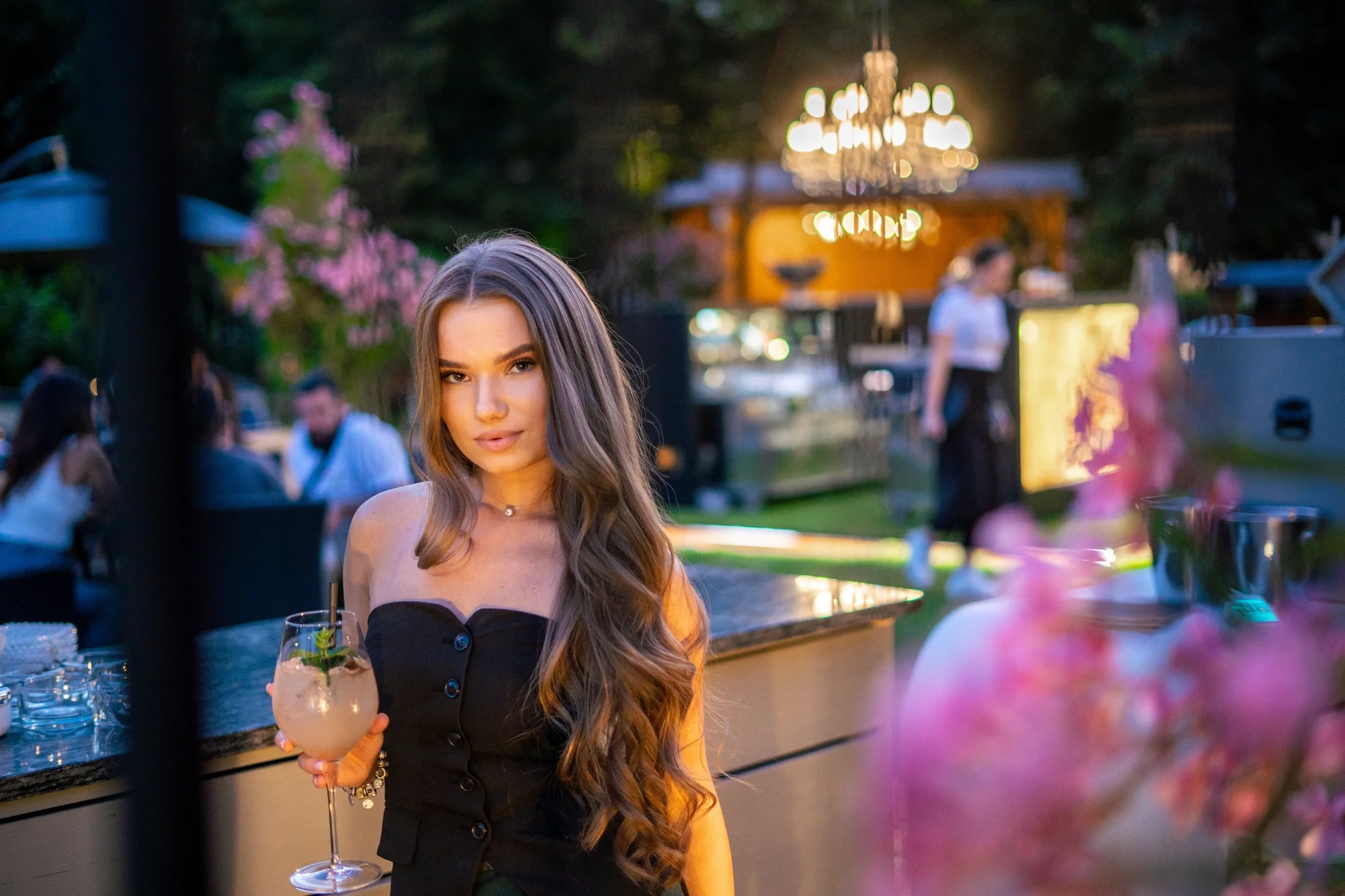 Vstup na Žižkovskou věž a mix grill talíř v restauraci Miminoo pro 2 osoby