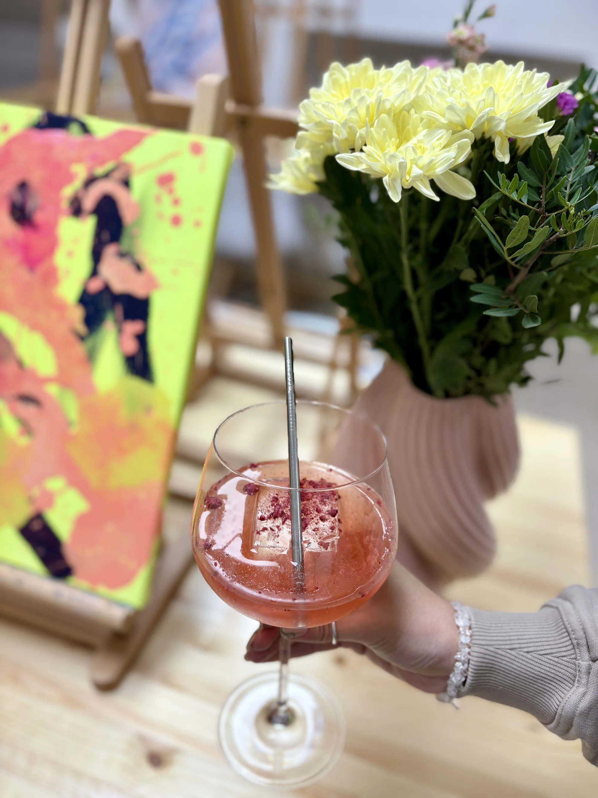 Otevřené vouchery do kavárny s ateliérem: cokoli z menu i nabídky kreativních kurzů