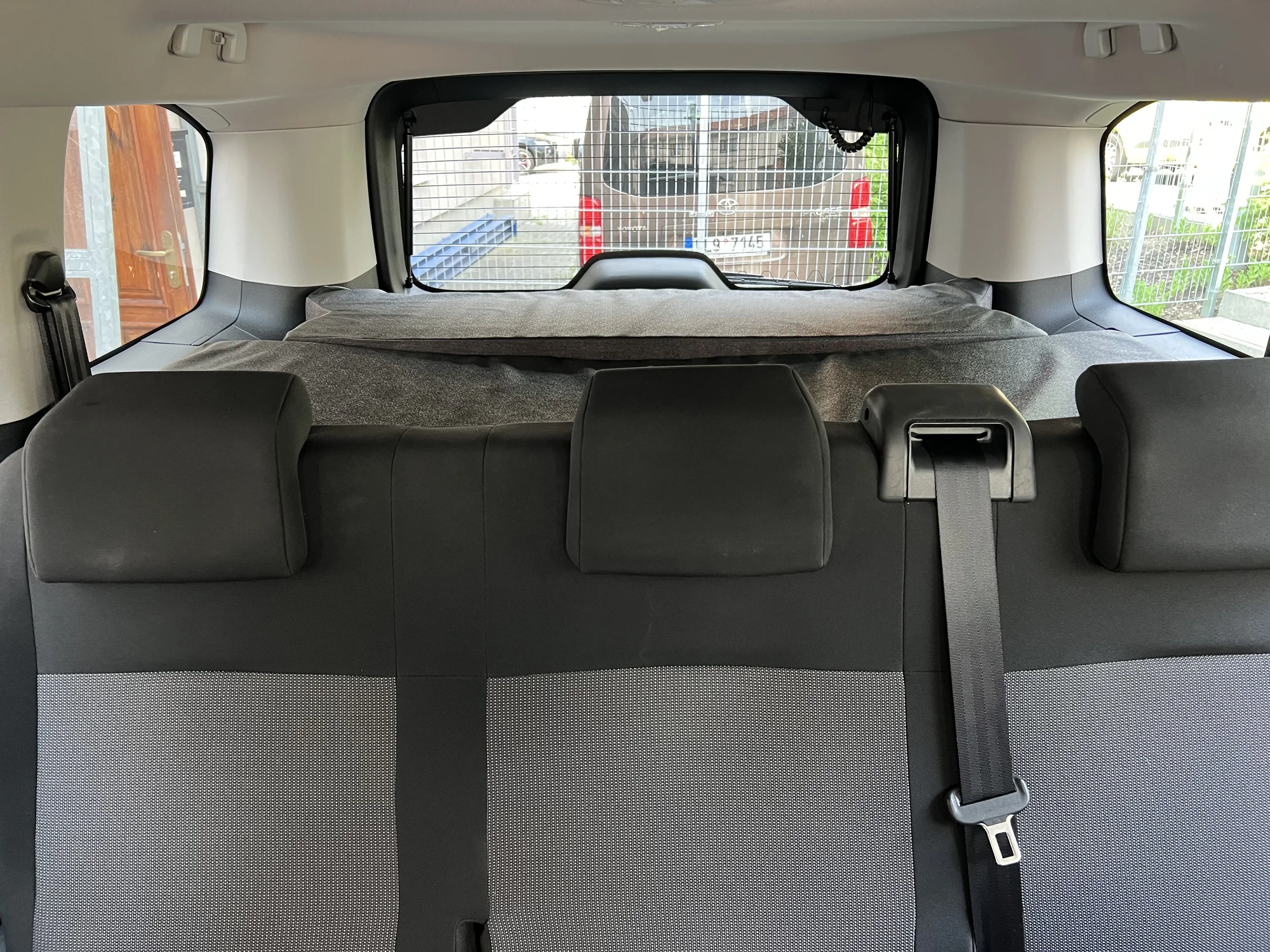 Pronájem vozidla Toyota ProAce se spací vestavbou až pro 5 osob