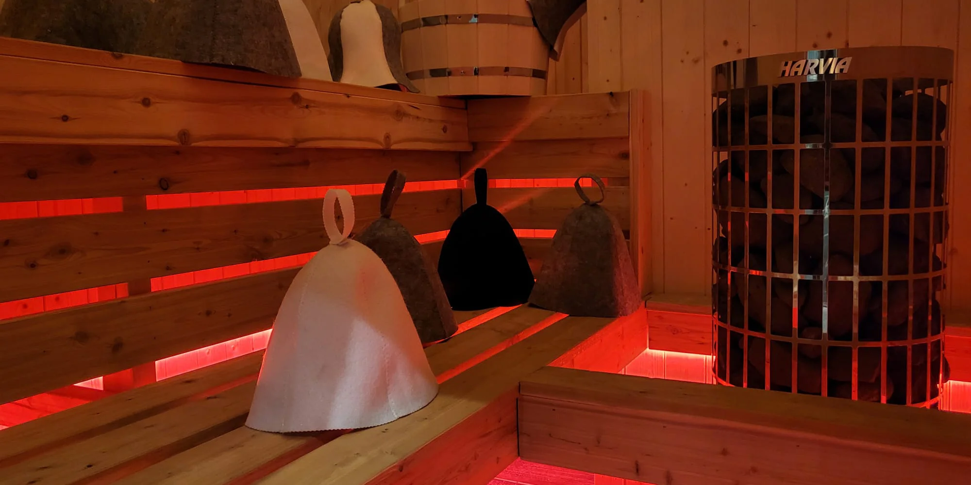Masáž, zábal a kameny nebo privátní sauna s občerstvením až pro 4 osoby
