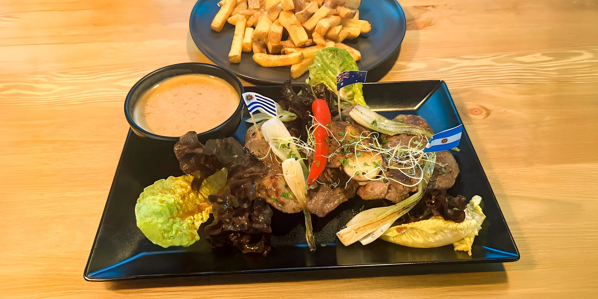 Masové prkno: uruguayský, argentinský i klokaní steak