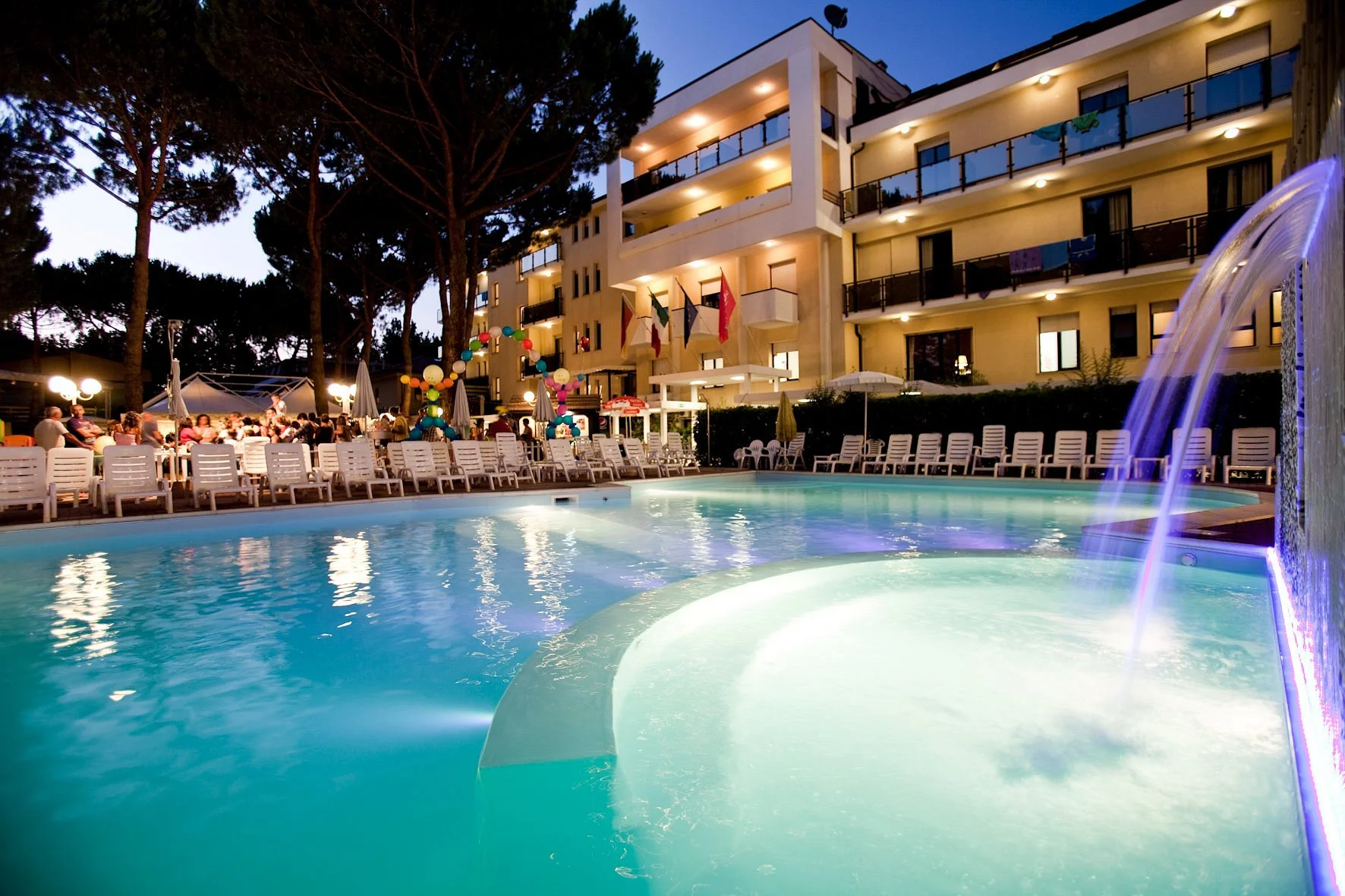 Italské prázdniny: 4* hotel s bazénem, 500 metrů od pláže, polopenze i plná penze