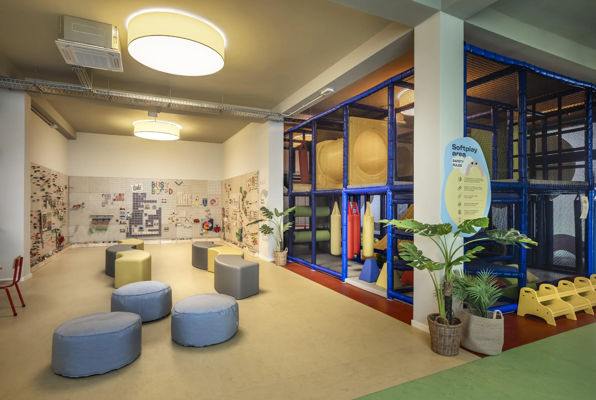 Dovolená na Makarské riviéře: 3* hotel s plnou penzí, bazénem a vybavením pro děti, 100 m od pláže