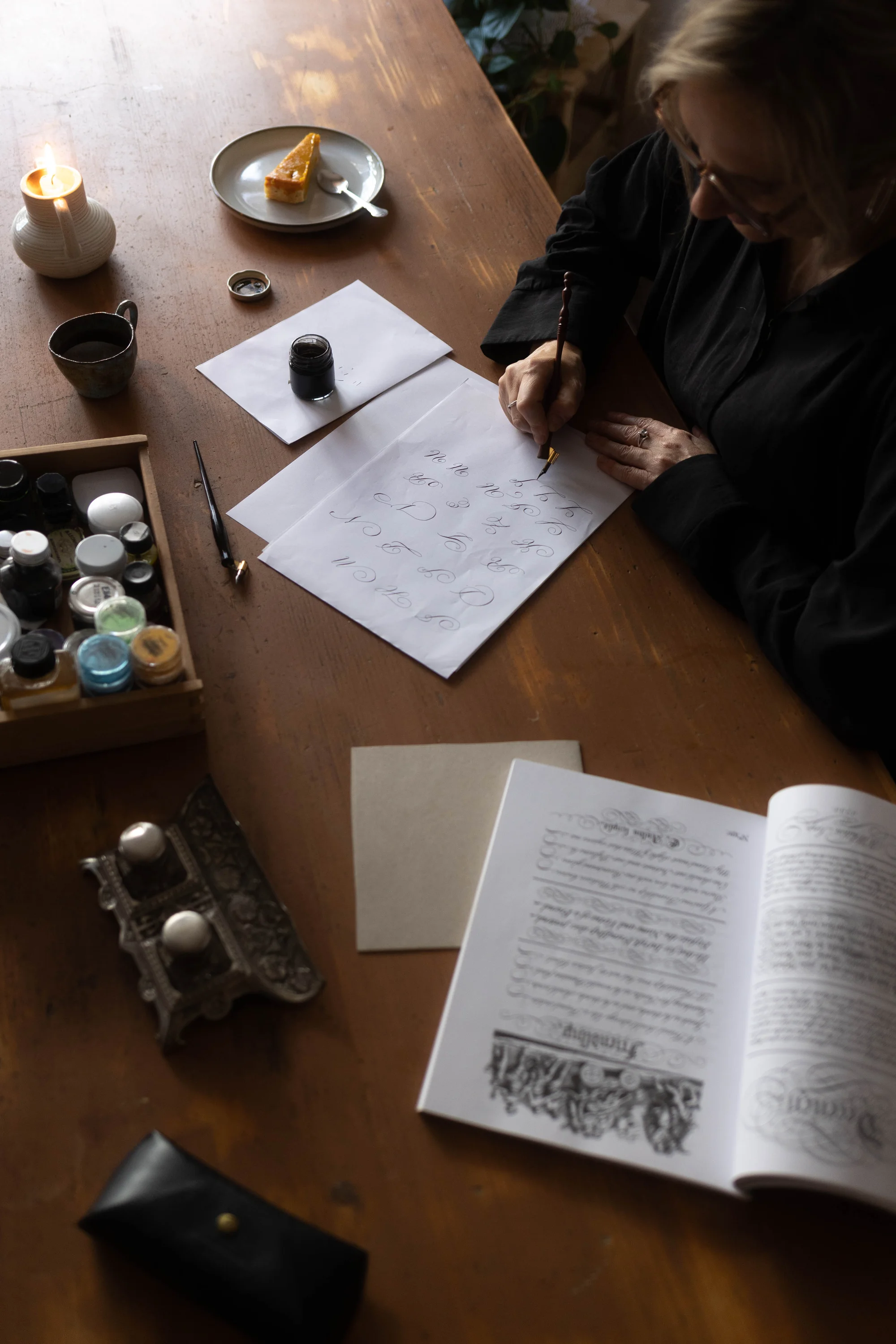 Kaligrafický workshop: úvod do stylu Copperplate, psaní monogramů i flourishing