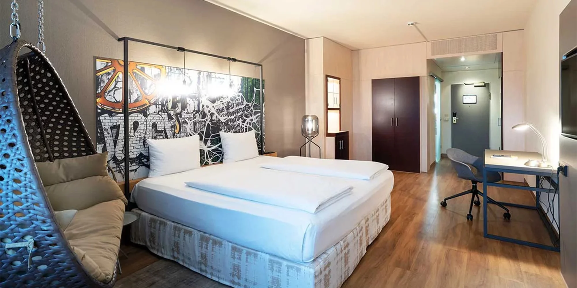 Norimberk: hotel v klidné části města, snídaně