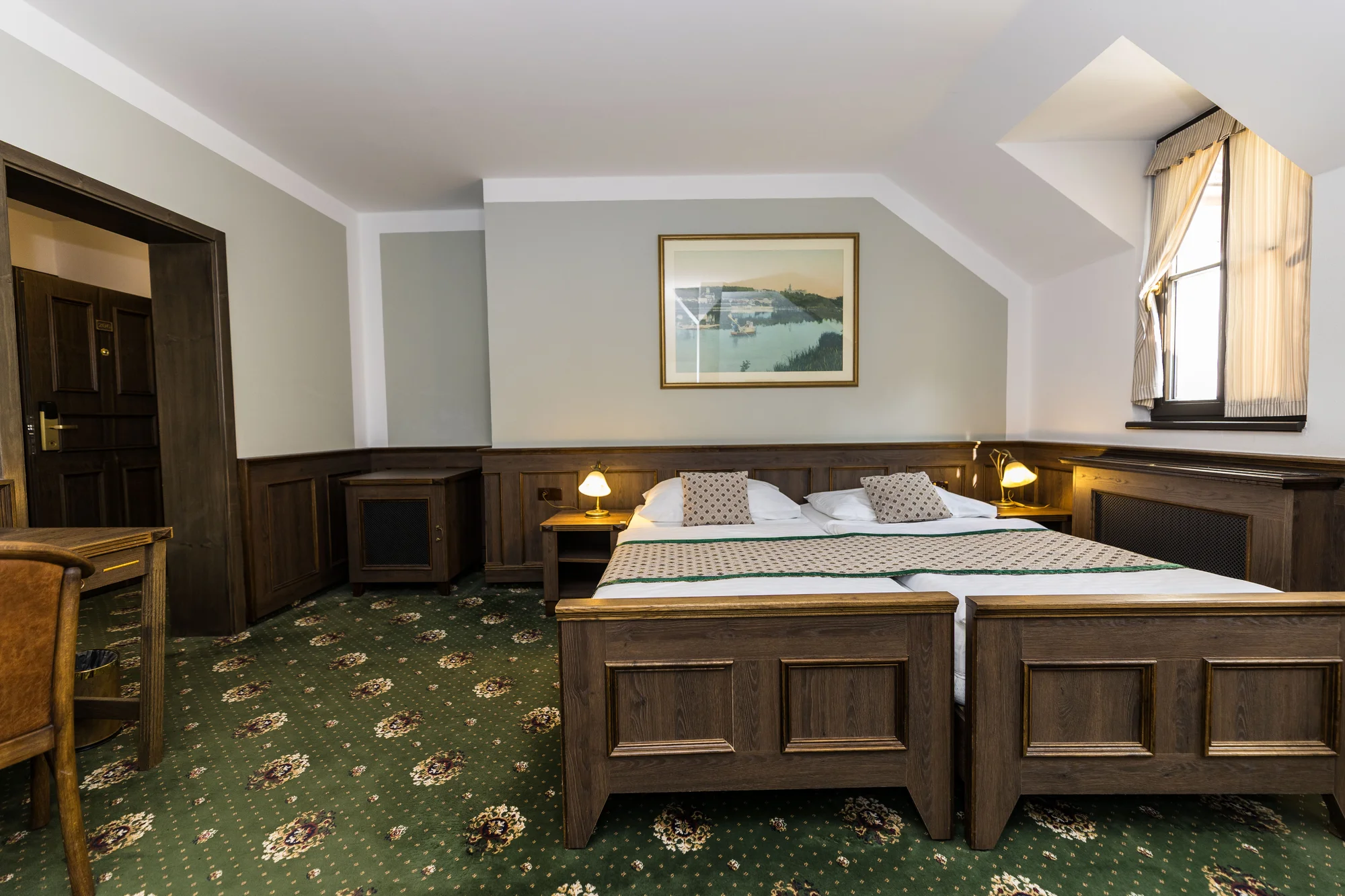 Pobyt v Hluboké nad Vltavou s polopenzí i wellness: hotel pod zámkem v blízkosti golfu