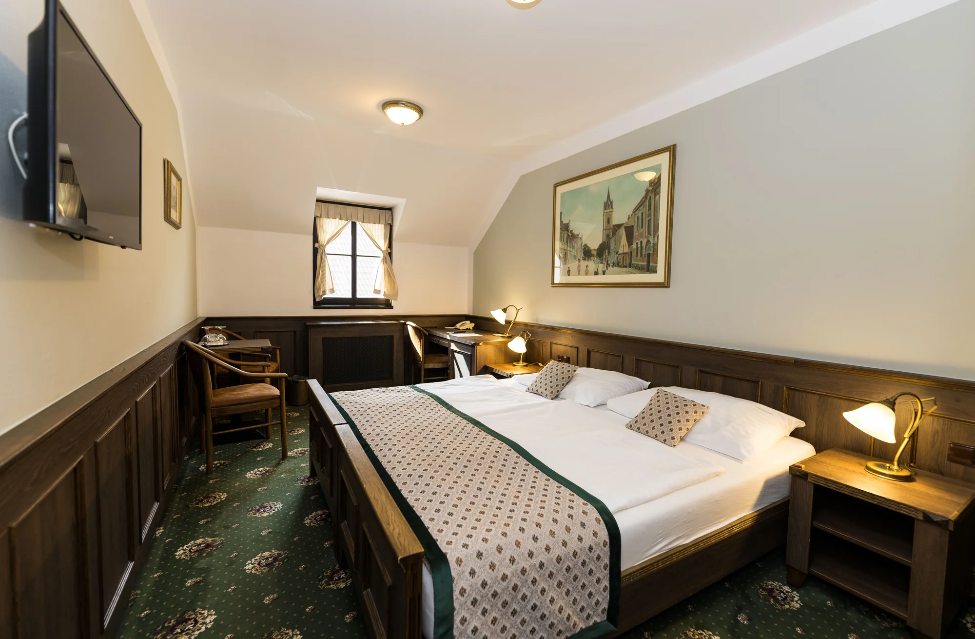 Pobyt v Hluboké nad Vltavou s polopenzí i wellness: hotel pod zámkem v blízkosti golfu