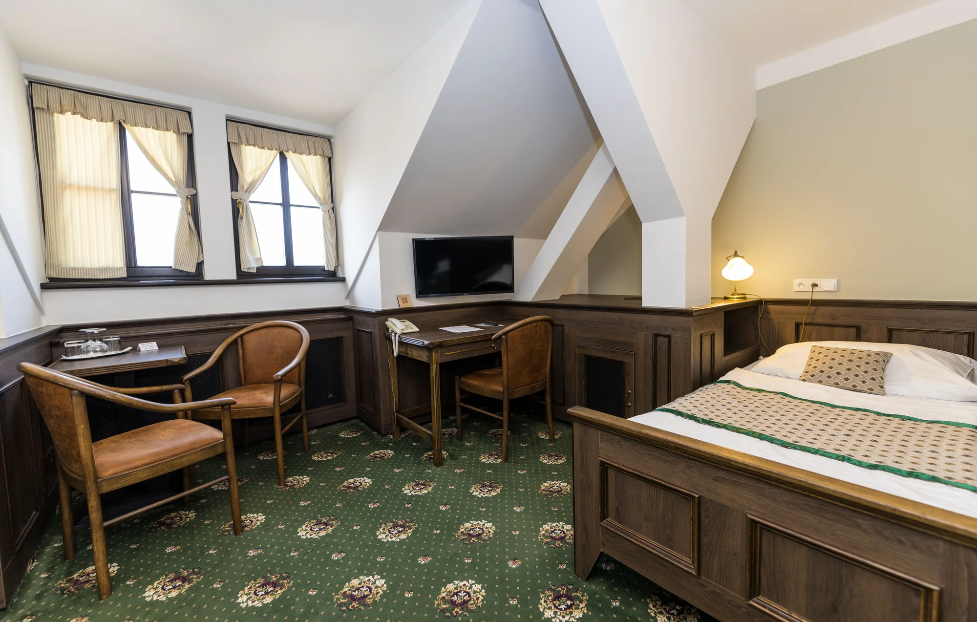 Pobyt v Hluboké nad Vltavou s polopenzí i wellness: hotel pod zámkem v blízkosti golfu