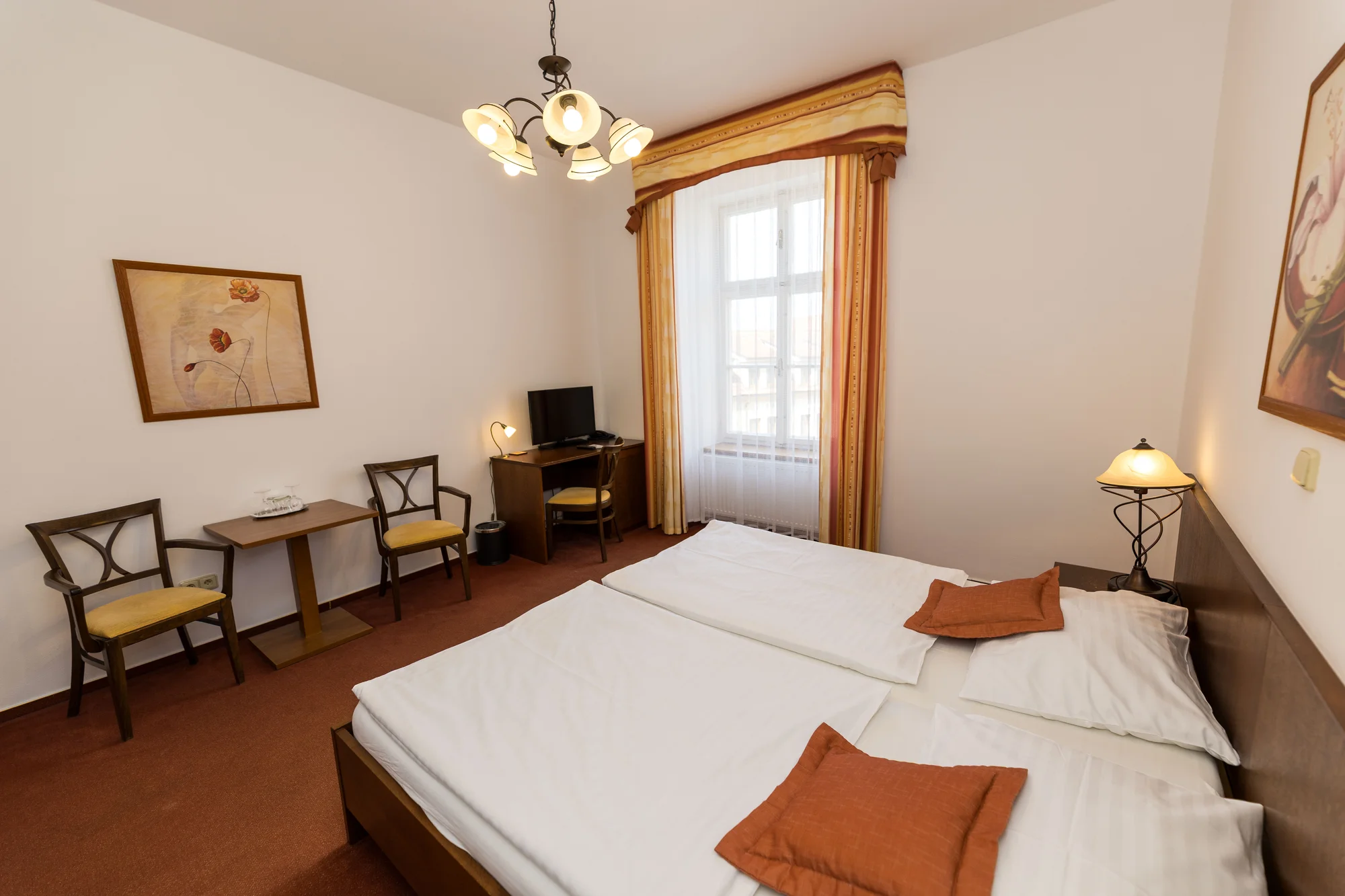 Pobyt v Hluboké nad Vltavou s polopenzí i wellness: hotel pod zámkem v blízkosti golfu