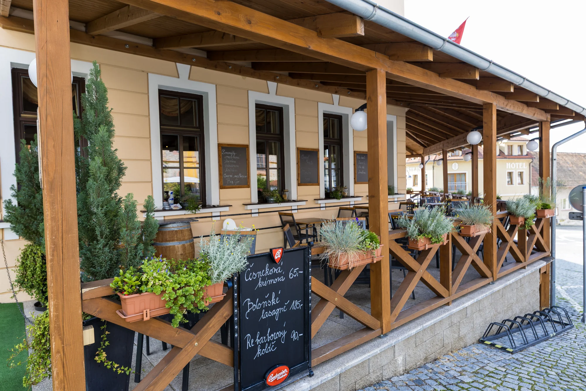 Pobyt v Hluboké nad Vltavou s polopenzí i wellness: hotel pod zámkem v blízkosti golfu