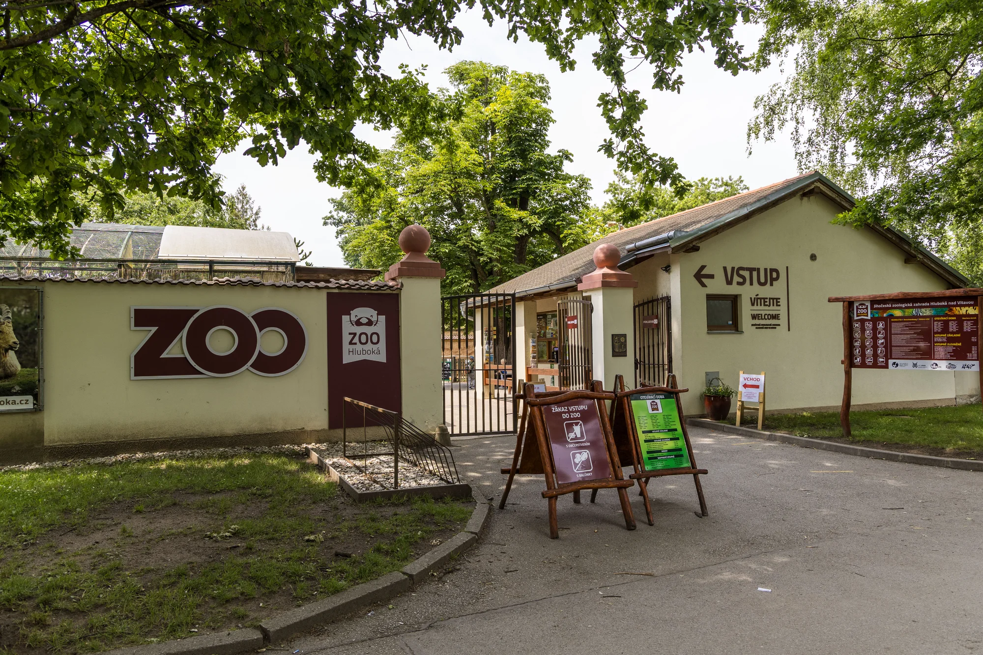 Pobyt v Hluboké nad Vltavou s polopenzí i wellness: hotel pod zámkem v blízkosti golfu