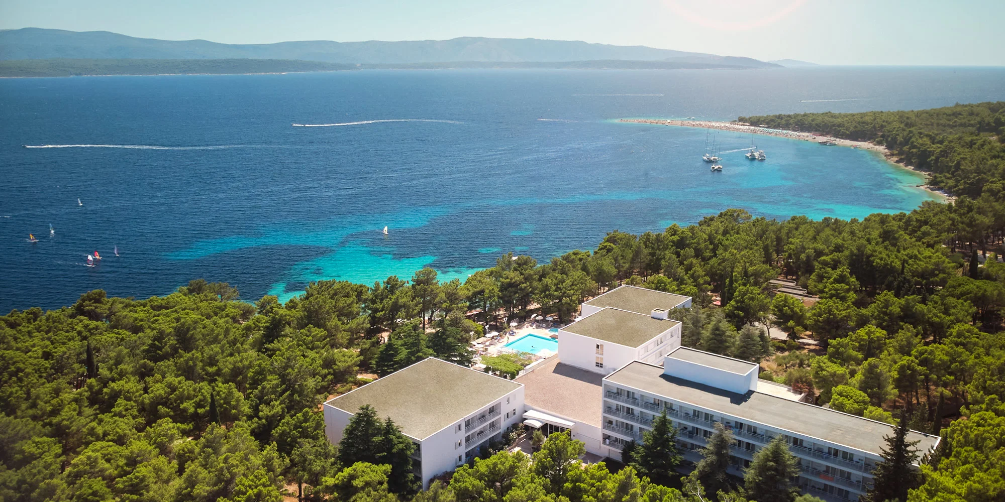 4* hotel na ostrově Brač: strava i venkovní bazén