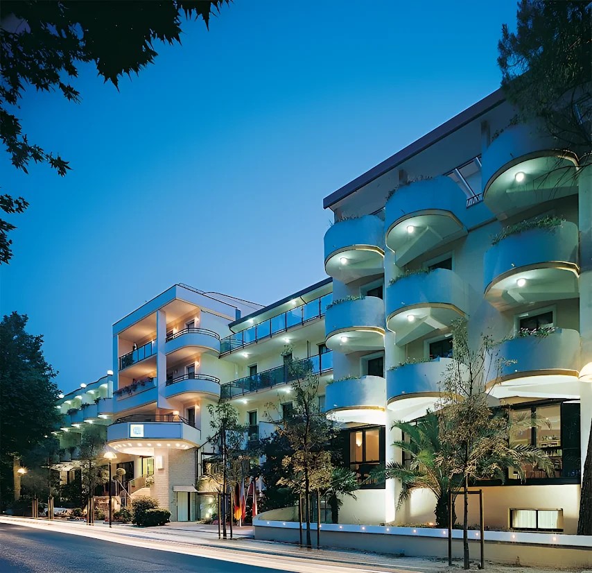 Italské prázdniny: 4* hotel s bazénem, 500 metrů od pláže, polopenze i plná penze
