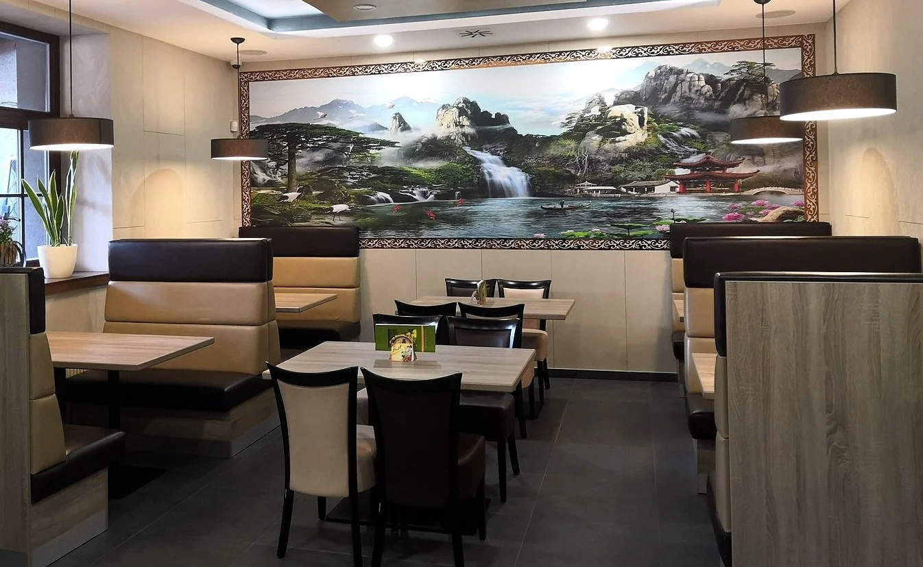 Sushi sety v restauraci Sun House: maki, nigiri i kalifornské rolky, 24–52 ks
