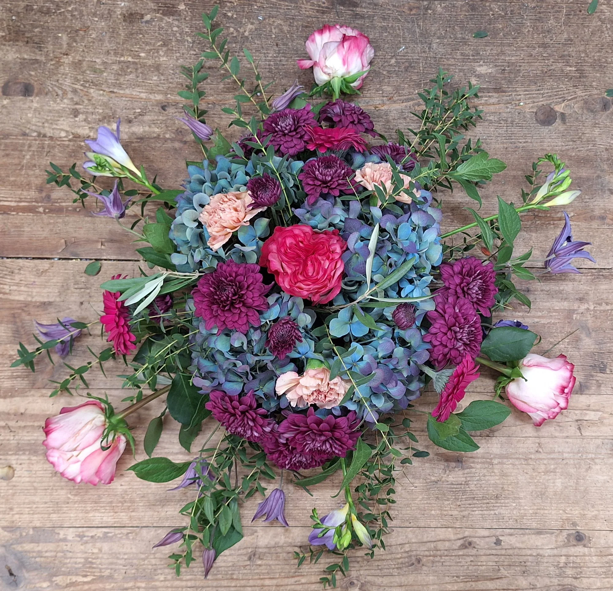 Vázání i vypichování kytic či kurz Na den floristkou vč. pomůcek a materiálů