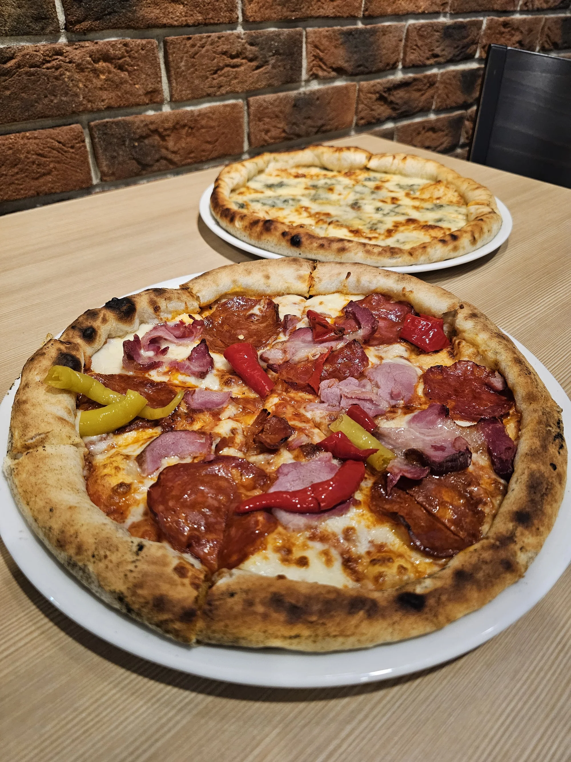 Řádění na motokárách pro děti i dospělé: až 3 jízdy i pizza dle výběru